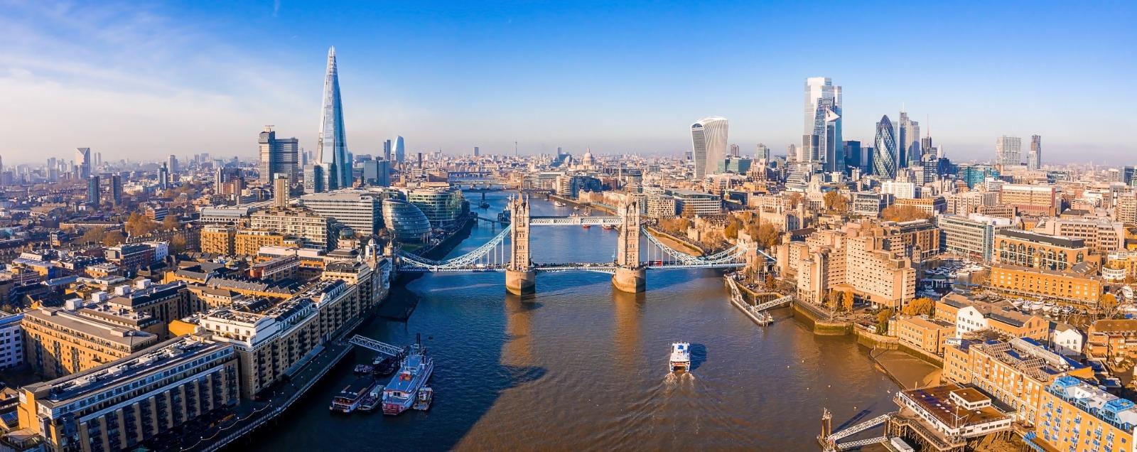 Private Airport Transfer: Slough to Heathrow