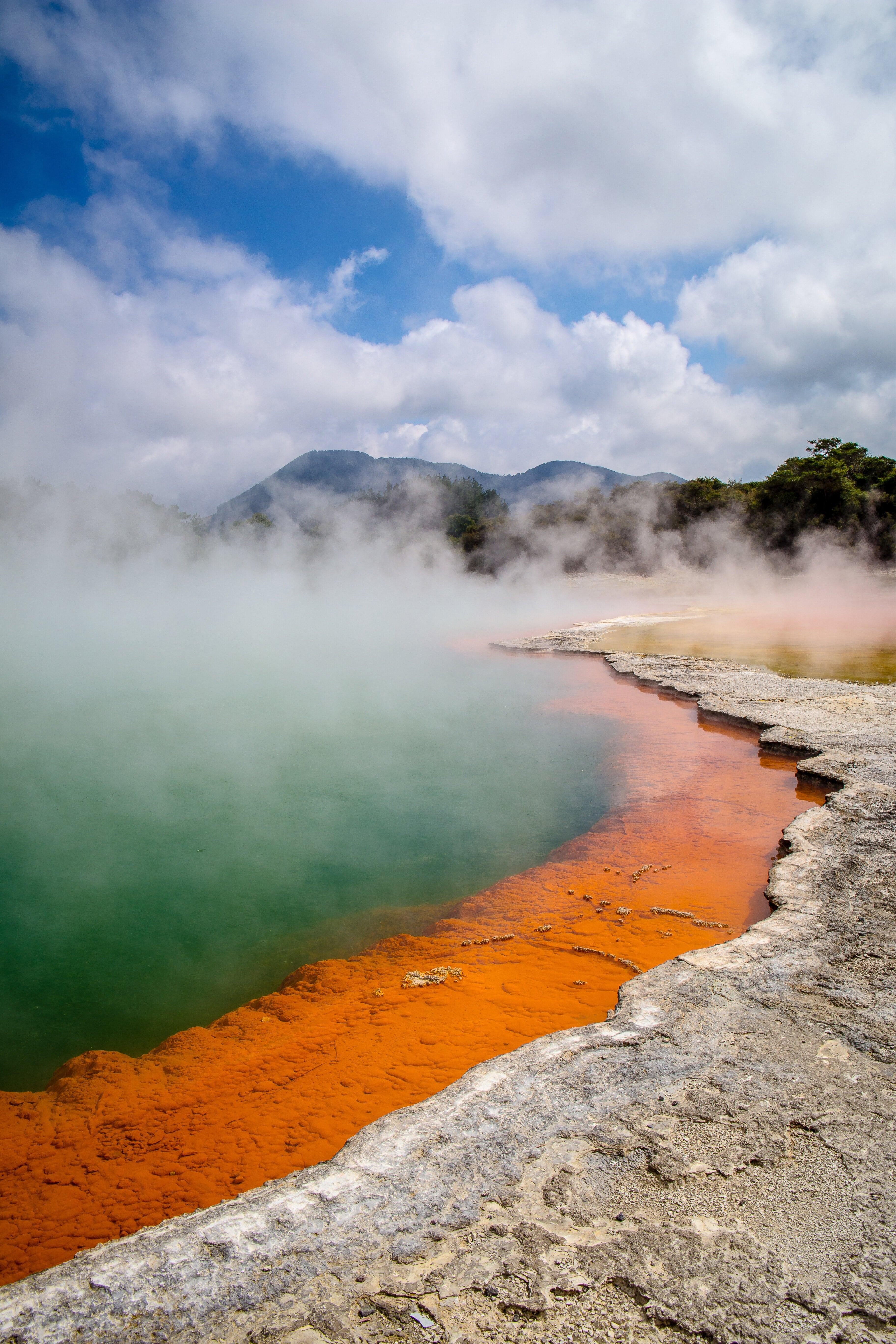 From Auckland: Wai-O-Tapu & Polynesian Spa Rotorua Day Tour
