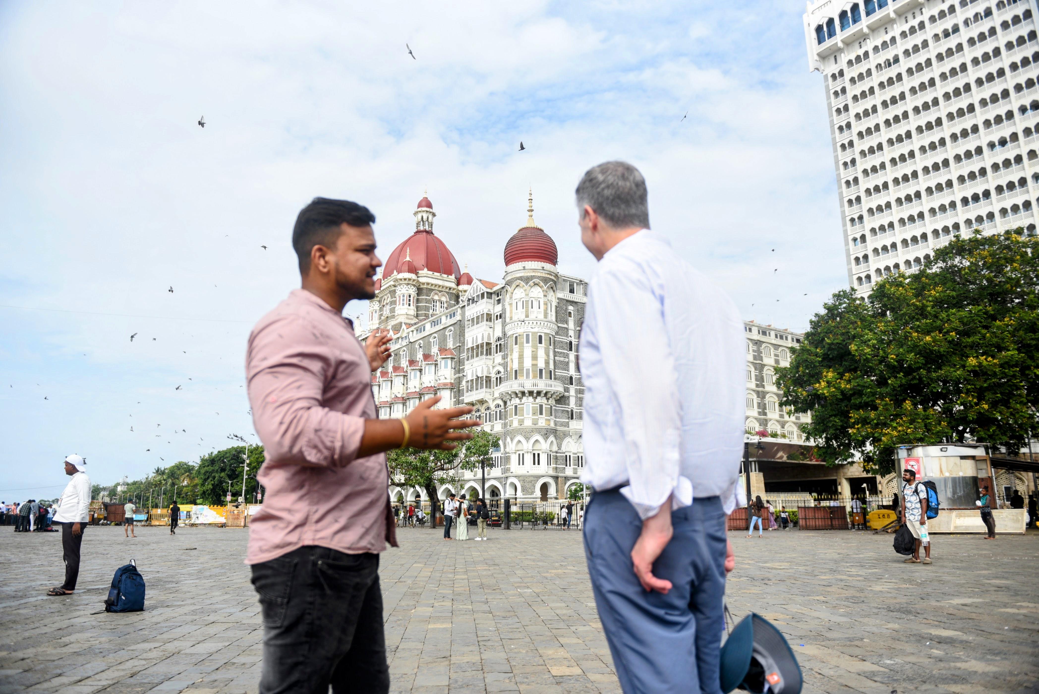 Private Mumbai City Highlights & Elephanta Caves Excursion