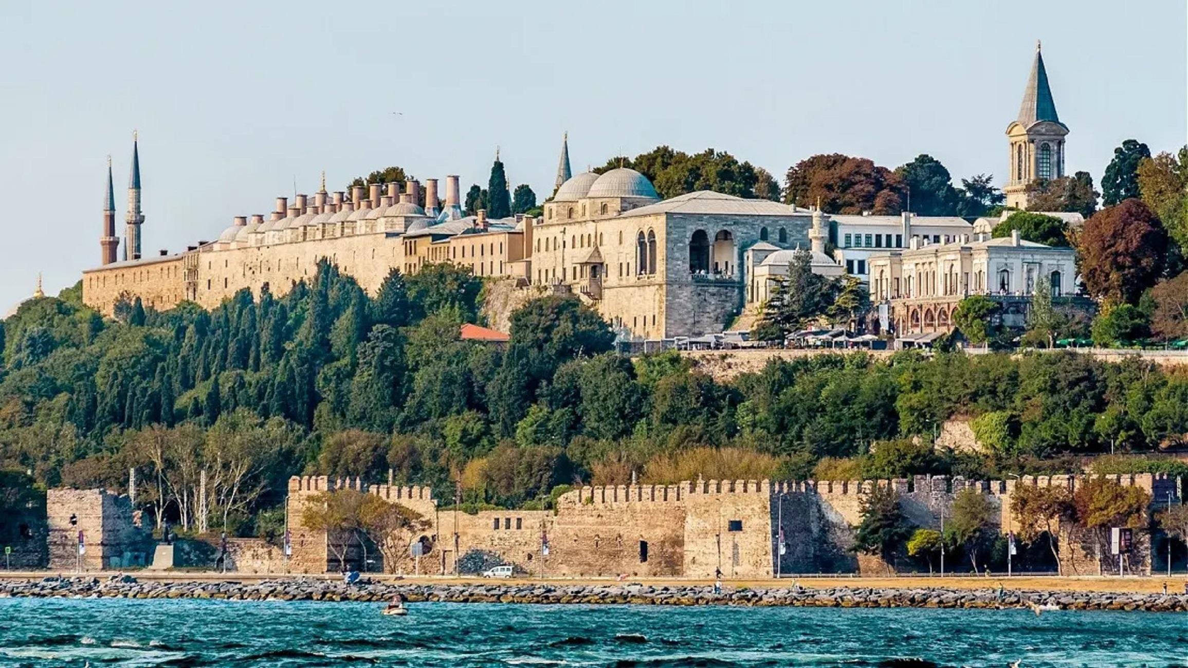 Topkapi Palace Skip-the-Line Small Group Tour