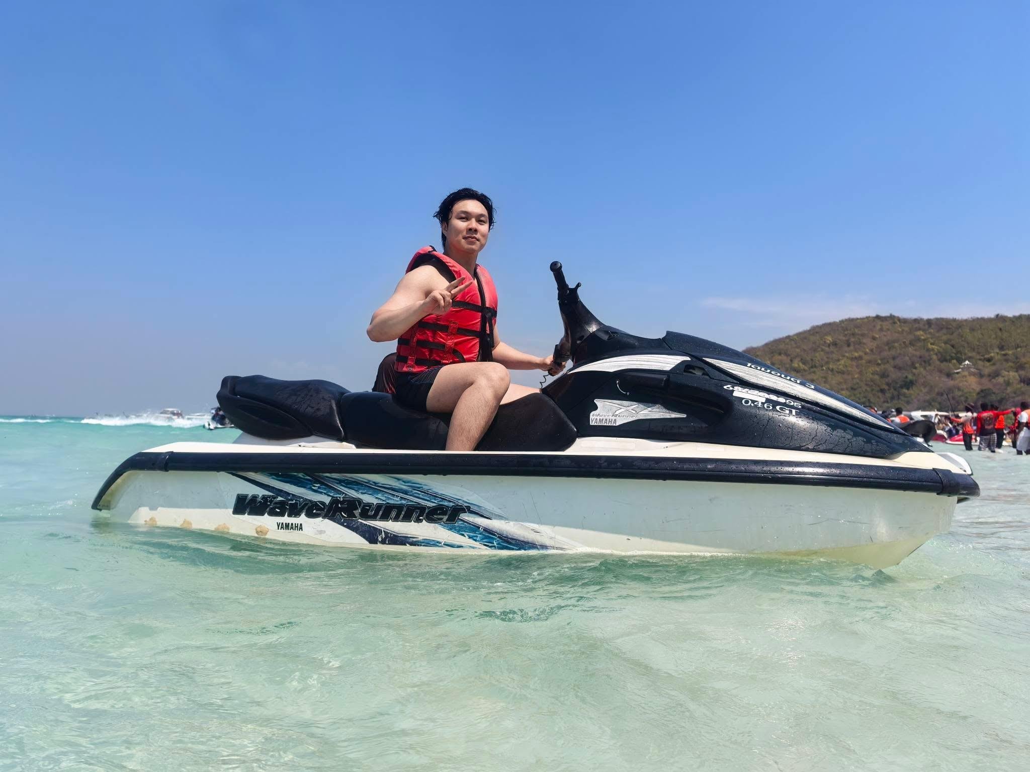 Pattaya to Coral Island: Speedboat & 4-Activity Day Trip