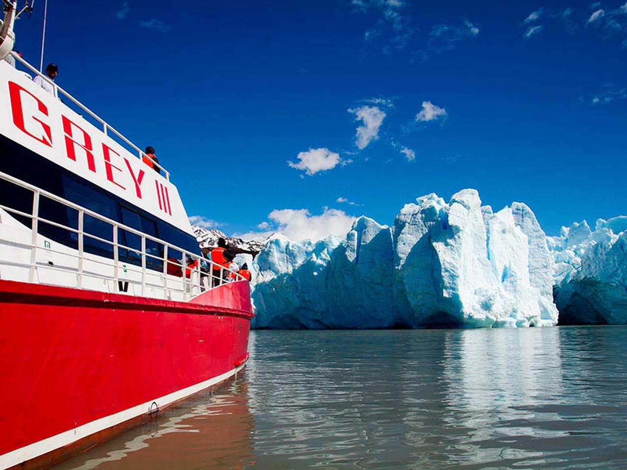 Torres del Paine & Grey Glacier Full-Day Tour from Punta Arenas