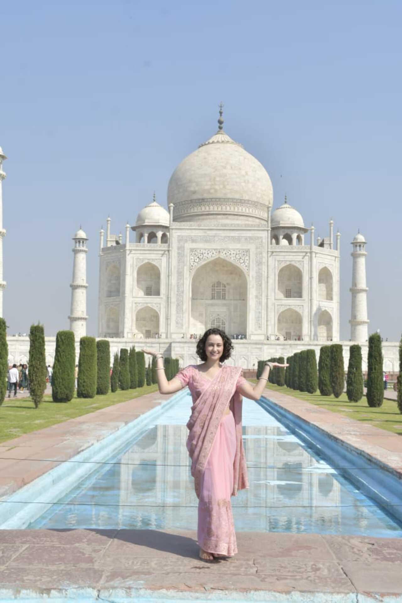 Taj Mahal Sunset Tour with Skip-the-Line Entry & Hotel Pickup