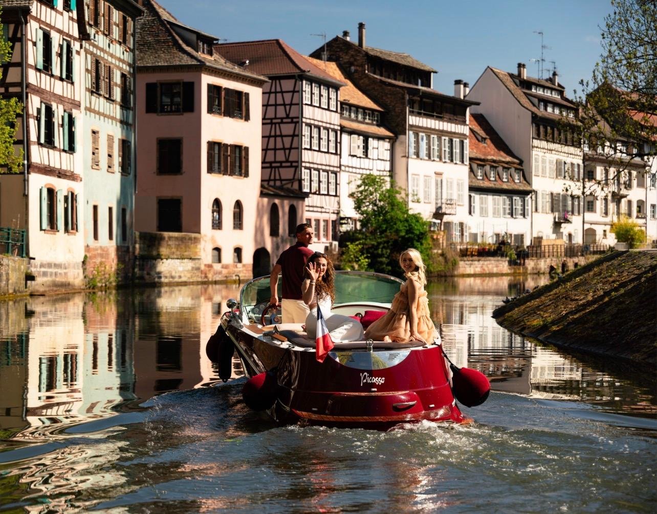 Private Picasso River Cruise with Skipper in Strasbourg