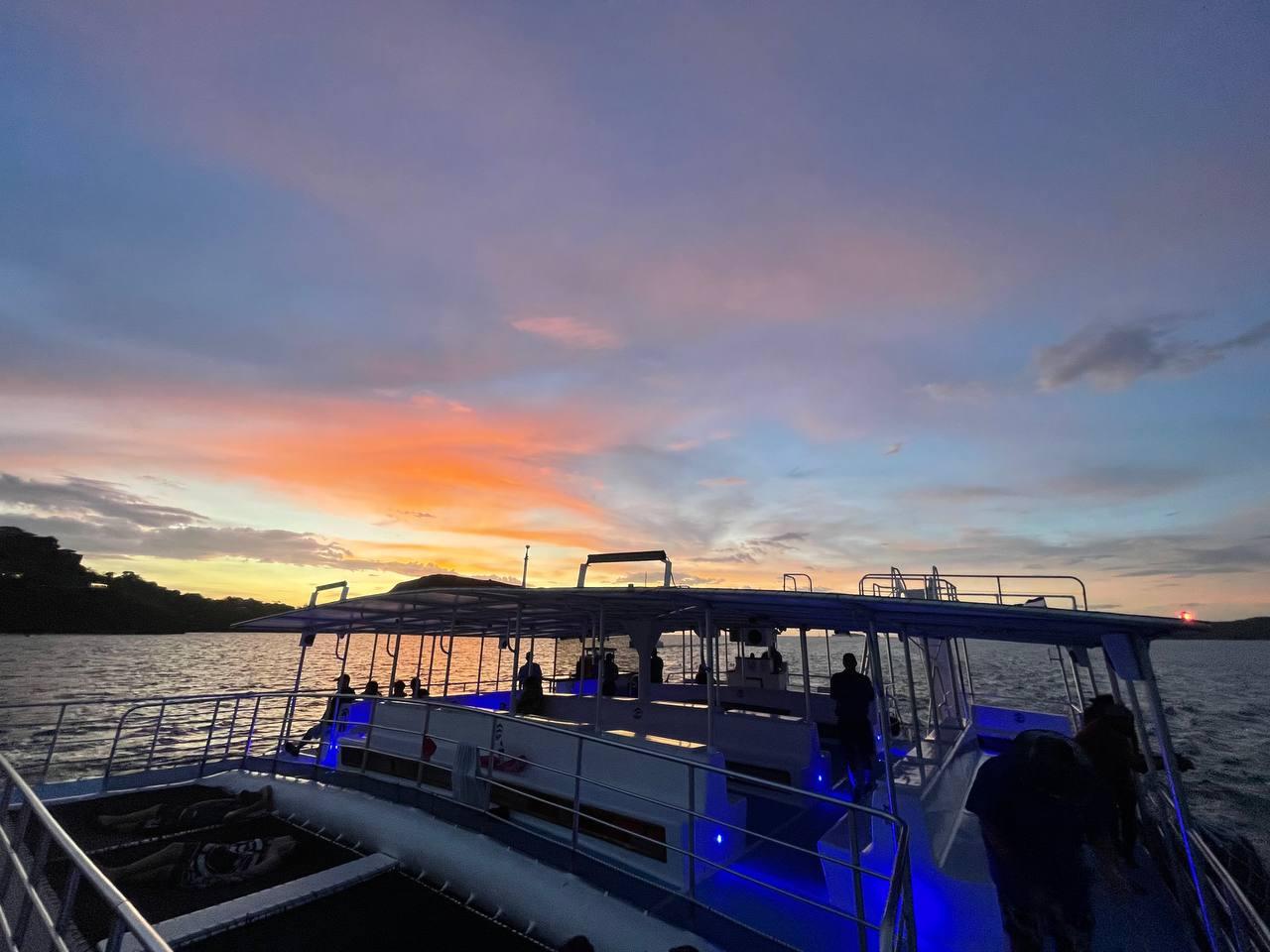 Papagayo Sunset Catamaran with Snorkeling