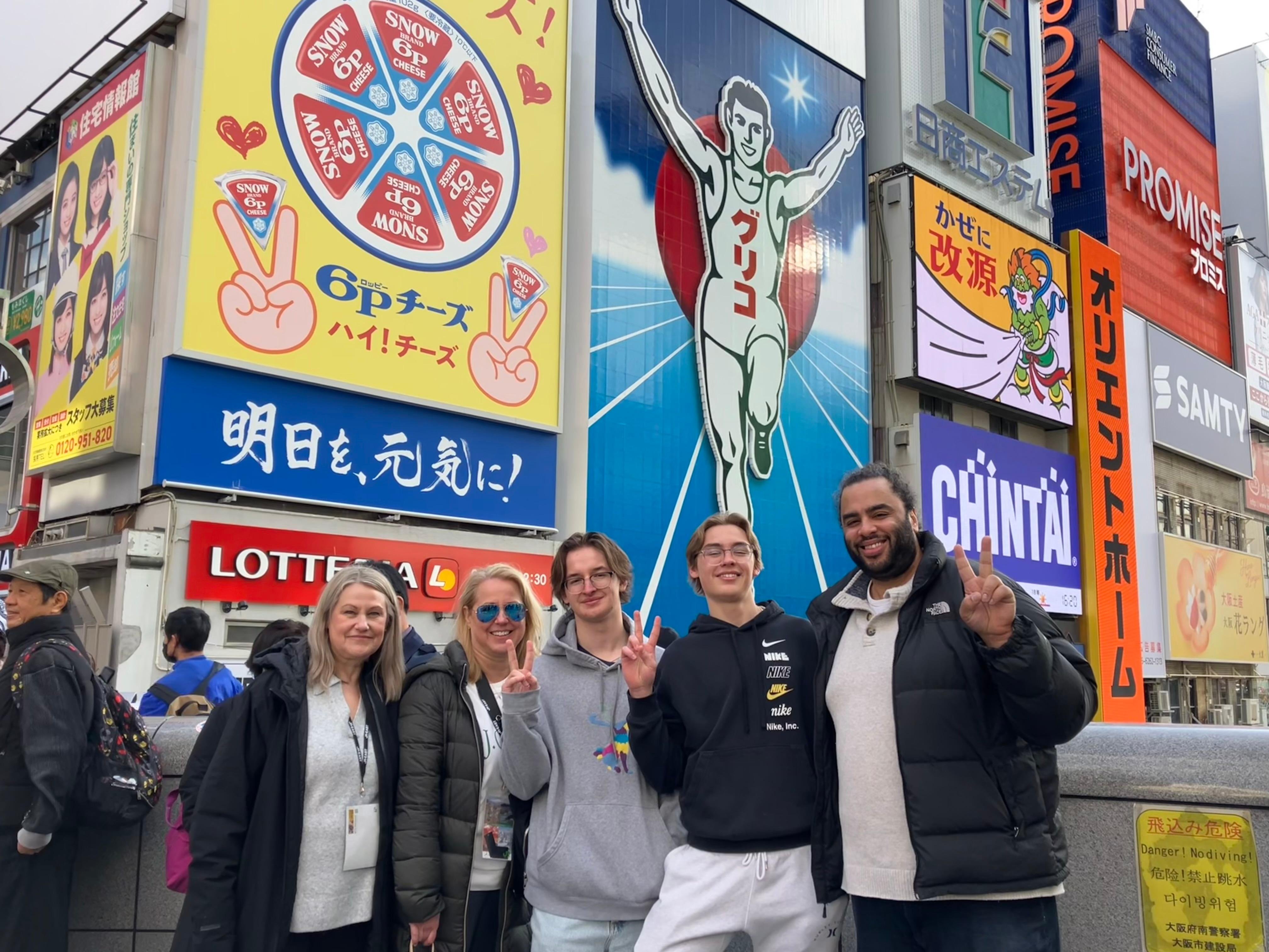 Private Customizable Osaka Walking Tour with Local Guide