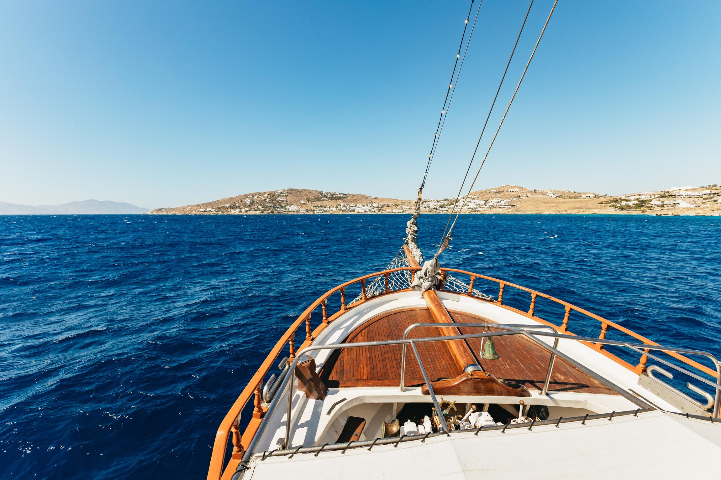Mykonos Island Hopping: Delos Ruins & Rhenia Beach BBQ