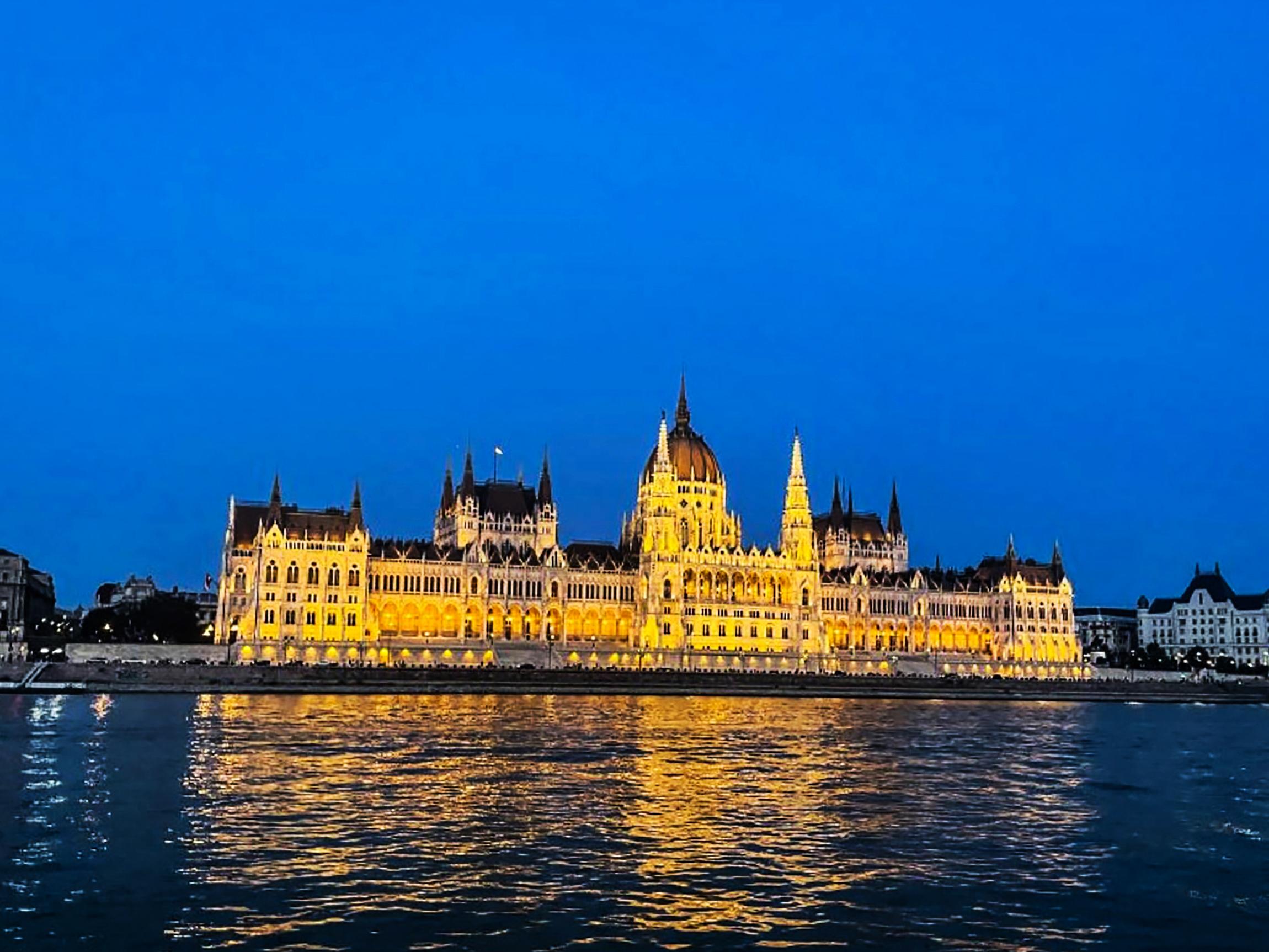 Budapest: City Highlights Sightseeing Cruise