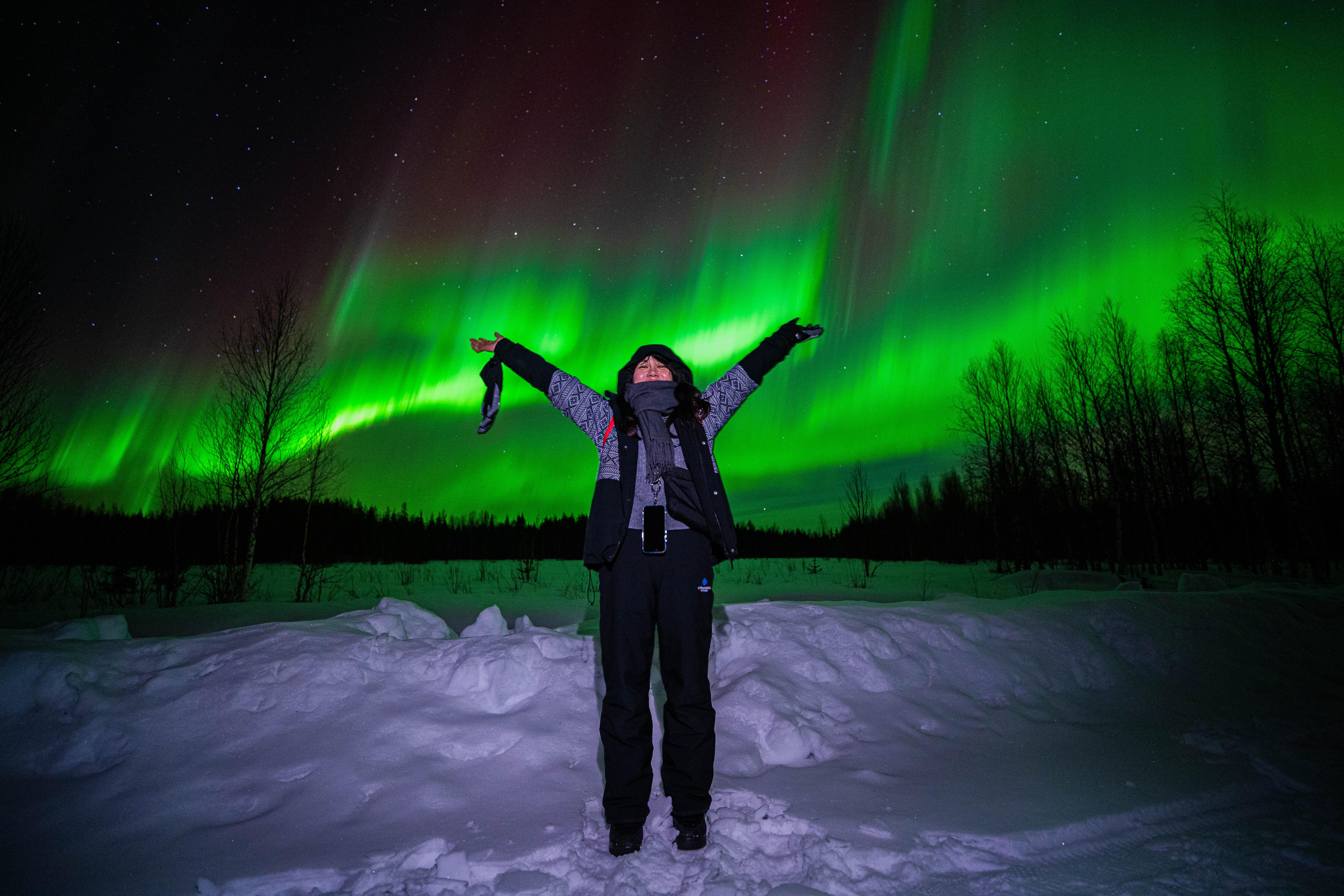 Rovaniemi Aurora Hunt – Expert-Led Northern Lights Chase with Free Photos