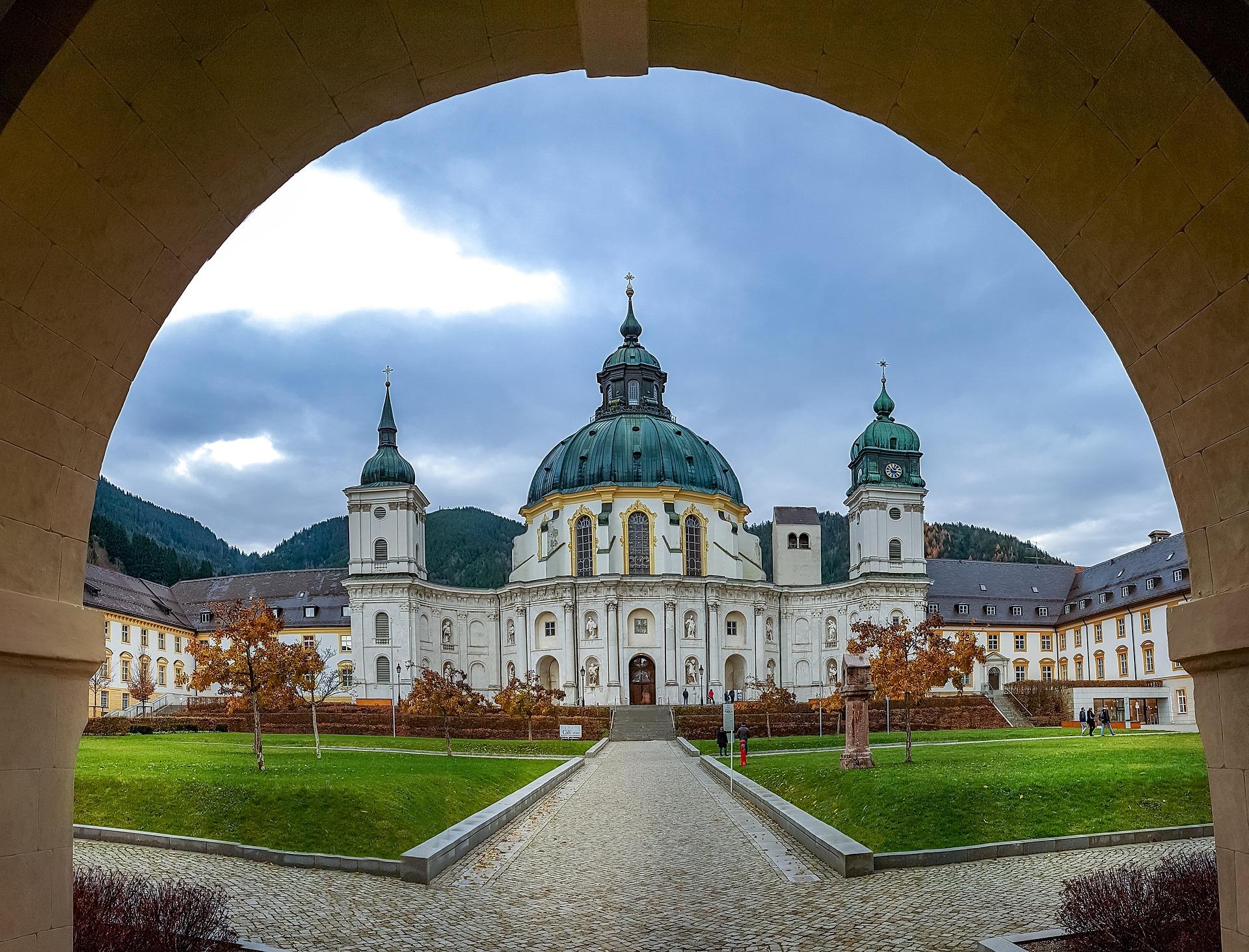 Private Munich to Neuschwanstein, Linderhof & Ettal Day Trip