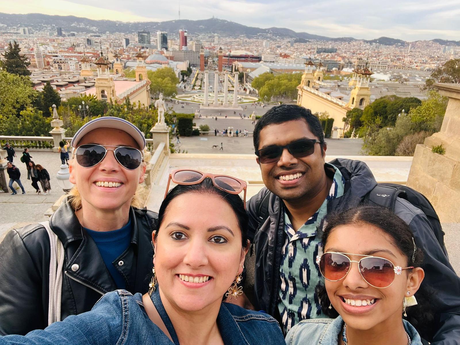Barcelona Highlights Private Tour with Montjuïc Cable Car & Tapas