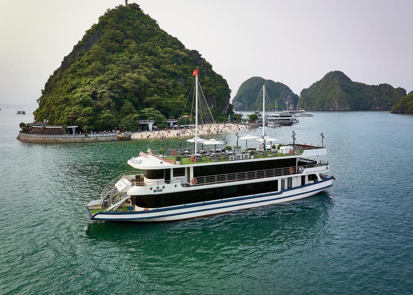 Private Ha Long Bay Luxury Cruise & Cave Tour from Hanoi