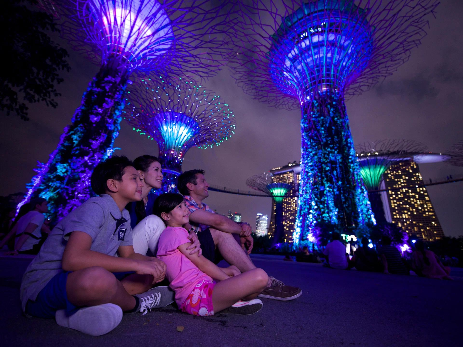 Evening River Cruise & Twin Light Shows