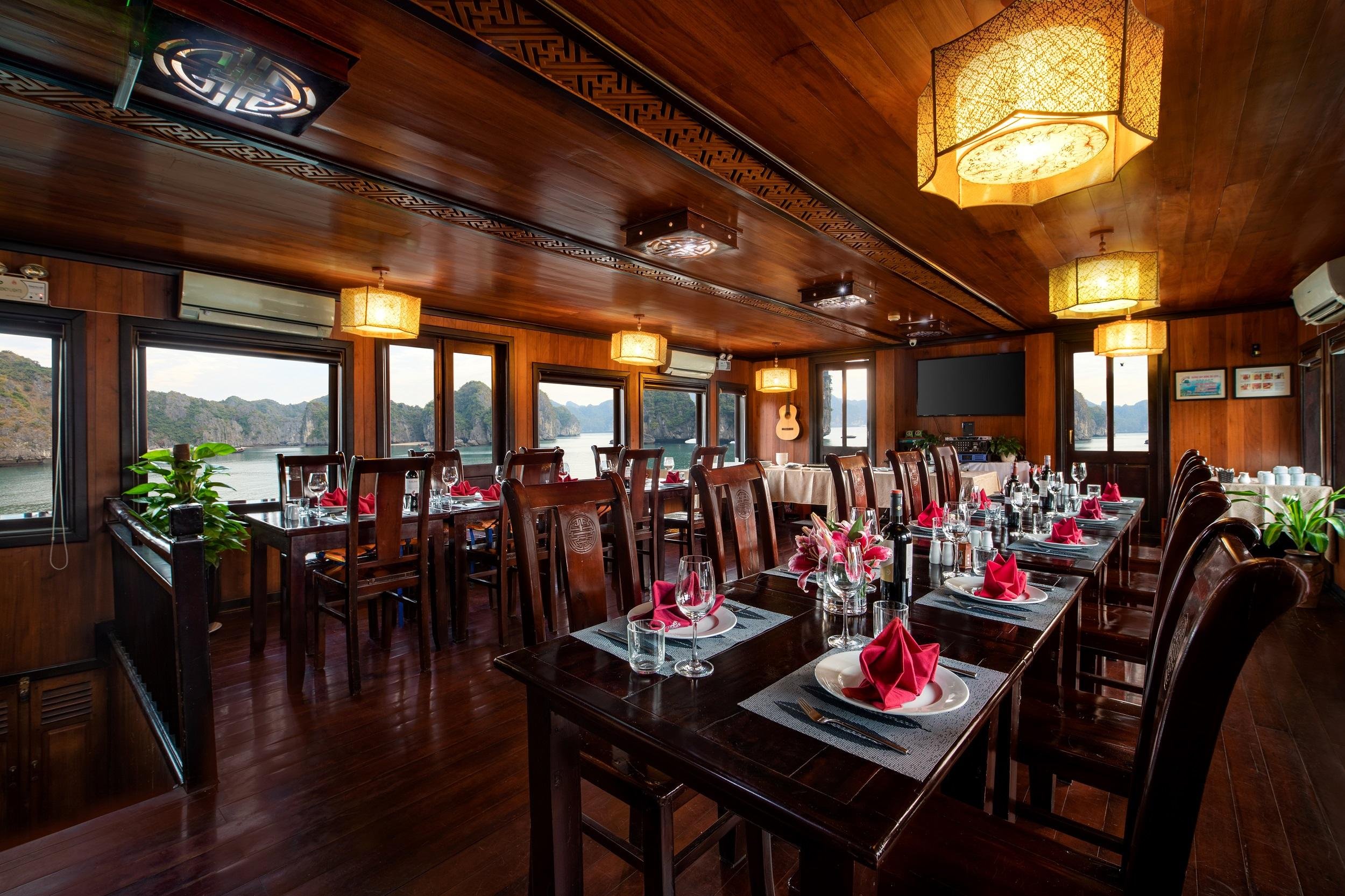 Ha Long & Bai Tu Long Bay 2-Day Overnight Cruise from Hanoi