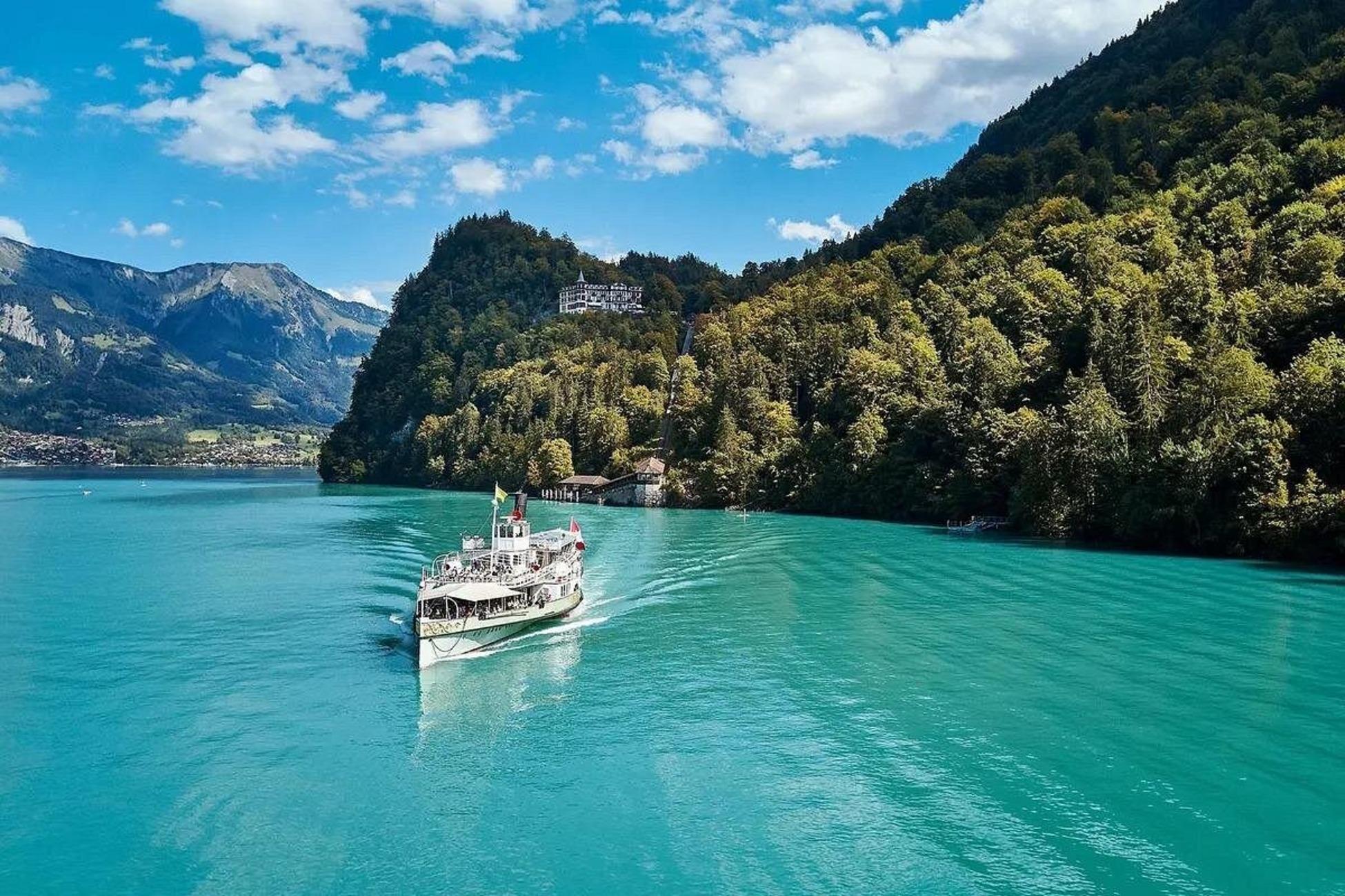 Private Day Trip: Interlaken, Lake Brienz & Giessbach Falls from Basel