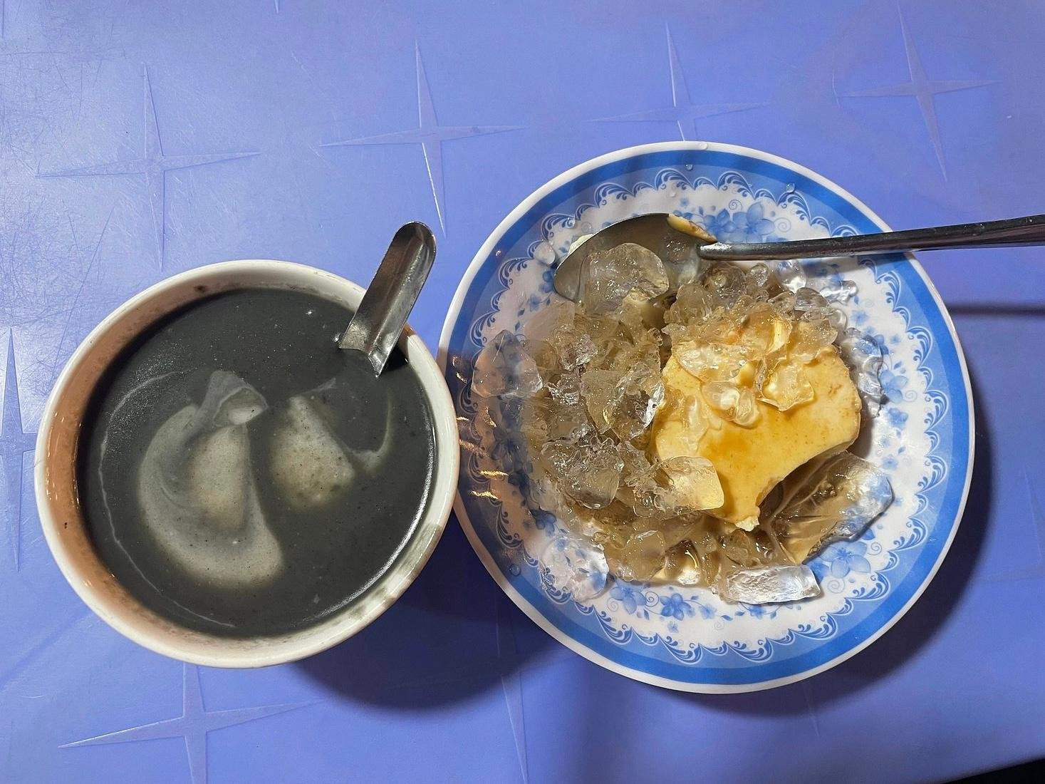 street food tour in Saigon — photo 17