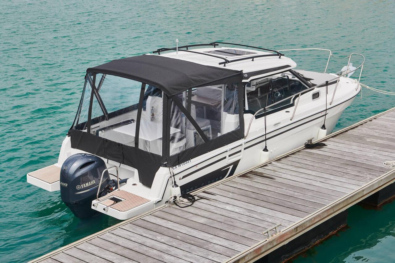 Komodo 6-Island Private Yacht Day Trip with Manta Ray Snorkeling