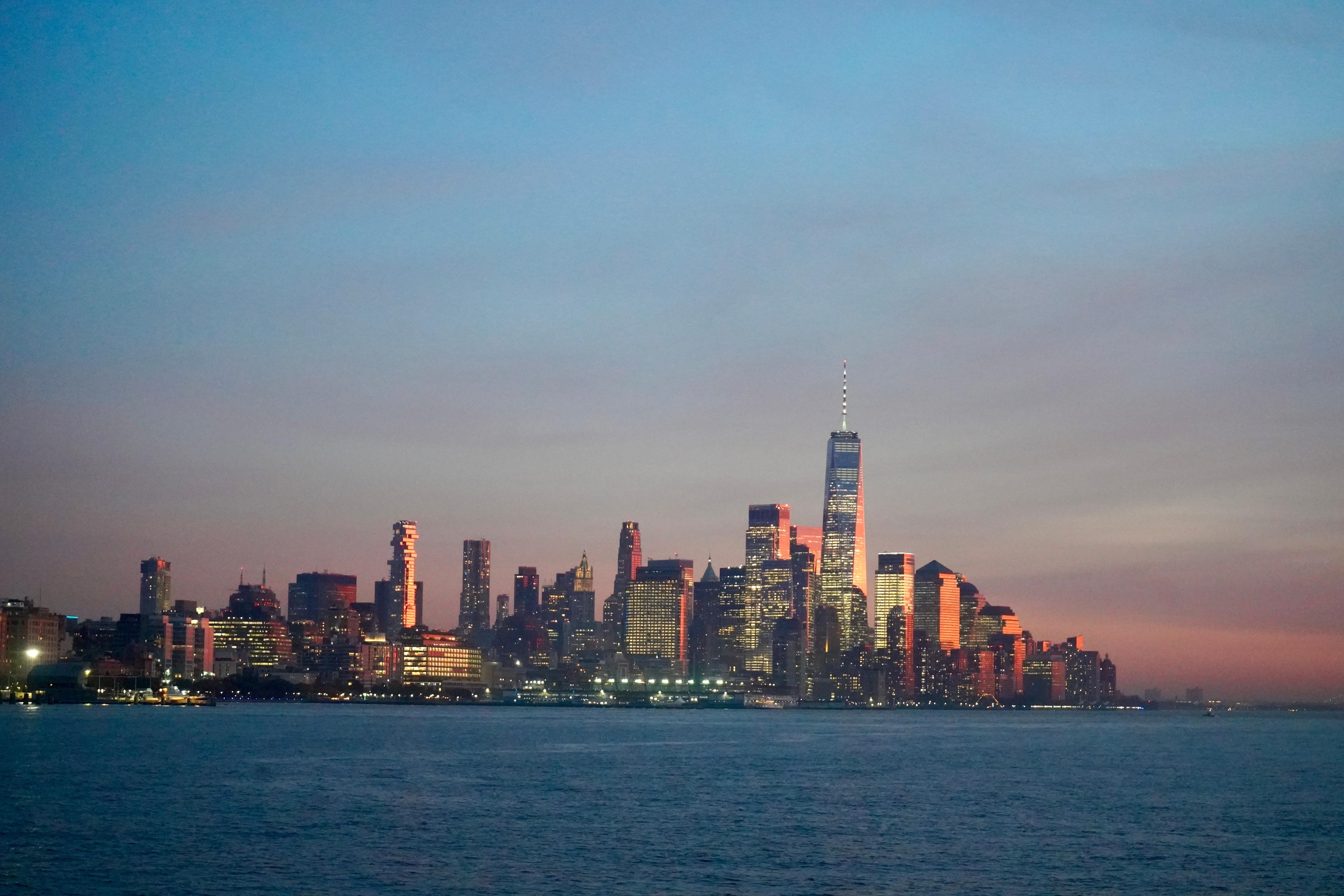 Evening Harbor Cruise with Manhattan Skyline Views