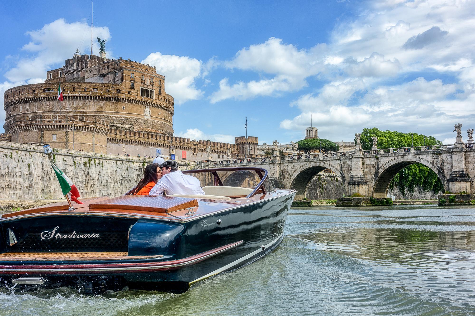 Private Tiber River Luxury Boat Experience