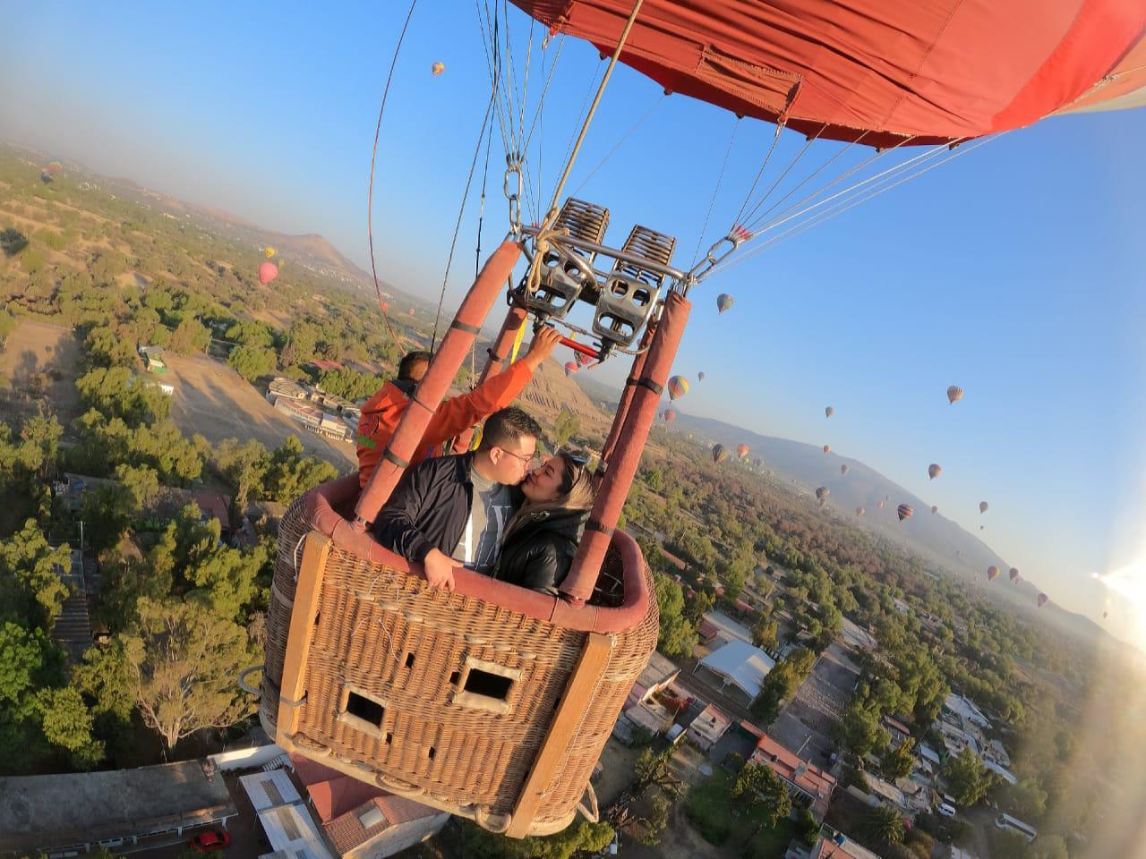 Private Hot Air Balloon Flight Over Teotihuacan for Two