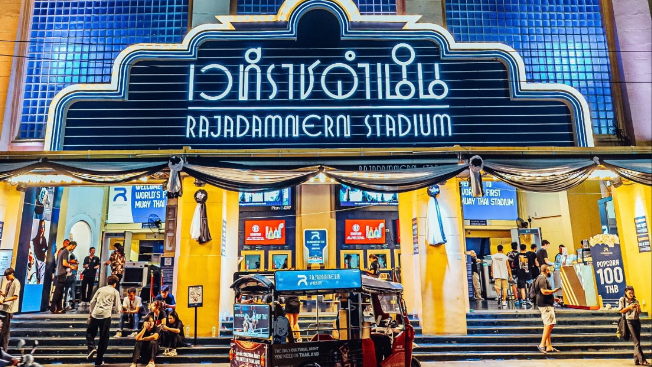 Bangkok:Muay Thai Boxing at Rajadamnern with Hotel Transfer