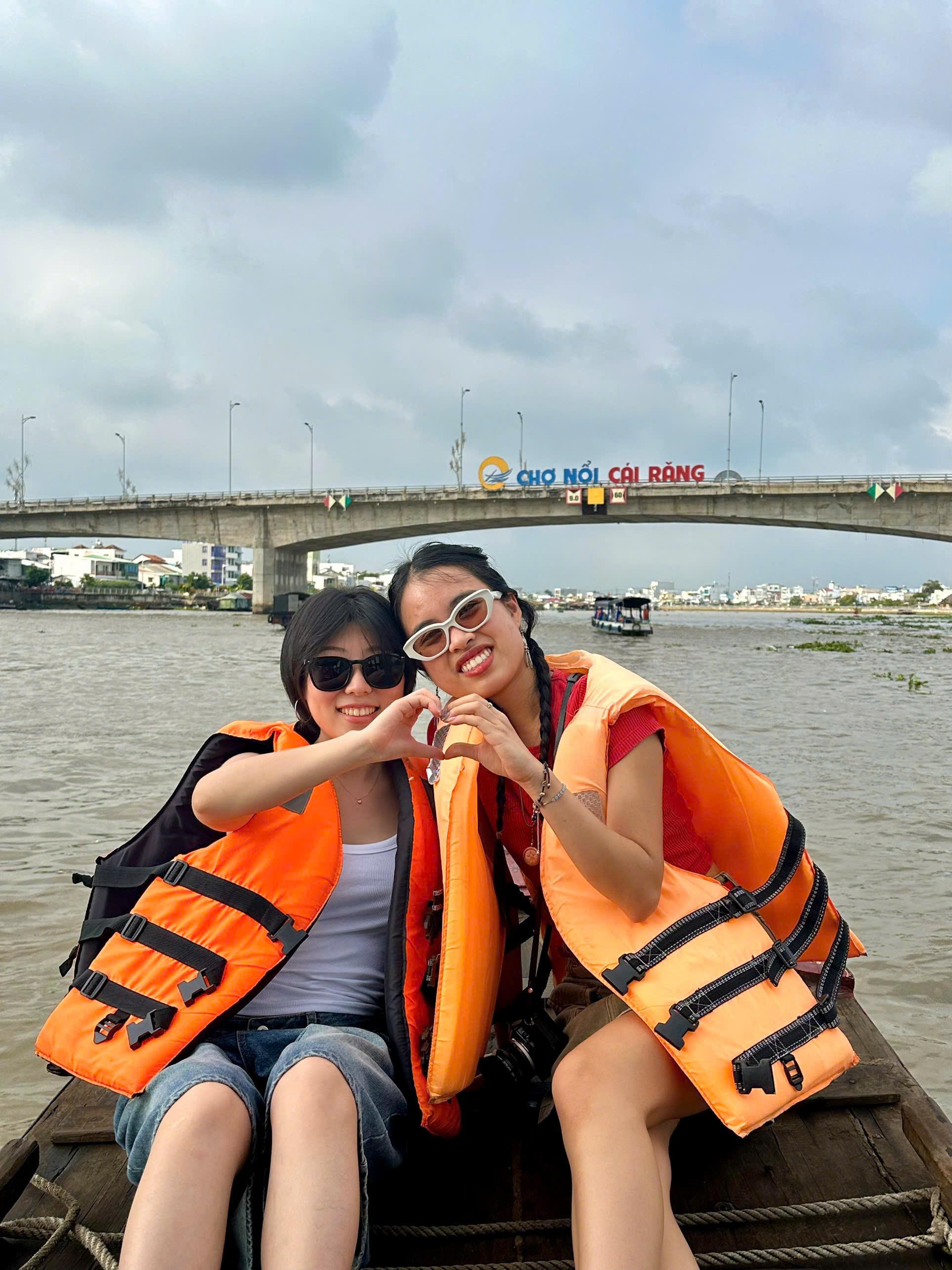 Mekong Delta & Cai Rang Floating Market 2-Day Tour from Ho Chi Minh City