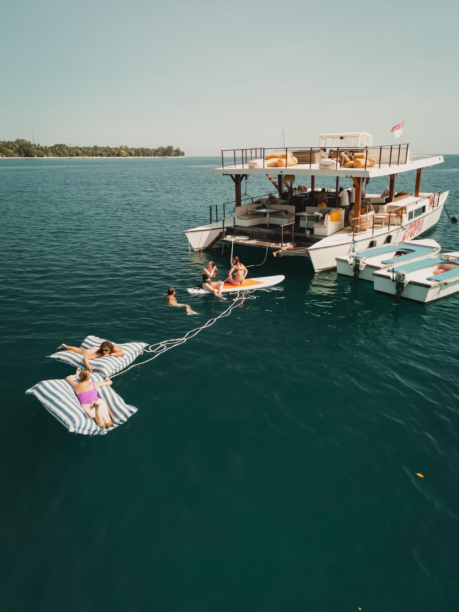 Nusa Lembongan 4-in-1 Catamaran Snorkeling & Beach Club Cruise