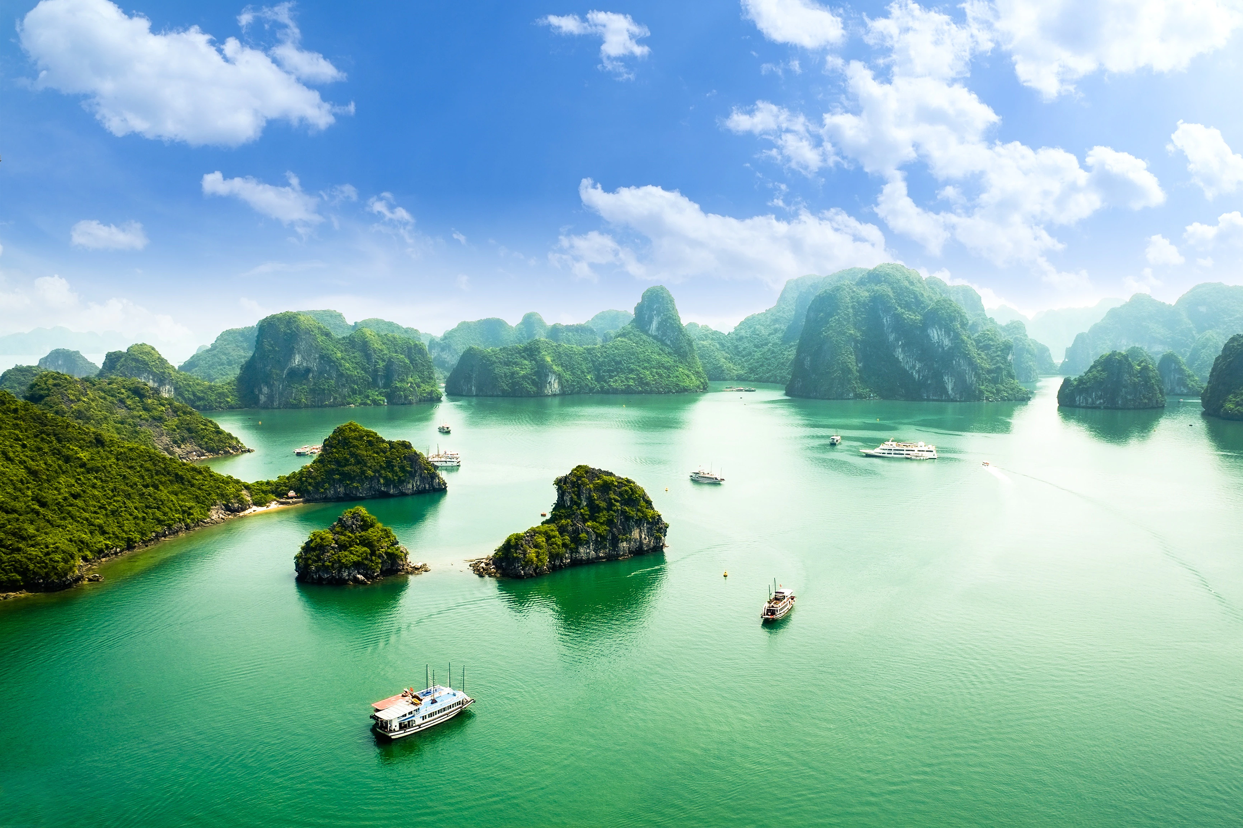 Private Ha Long Bay Full-Day Tour from Hanoi