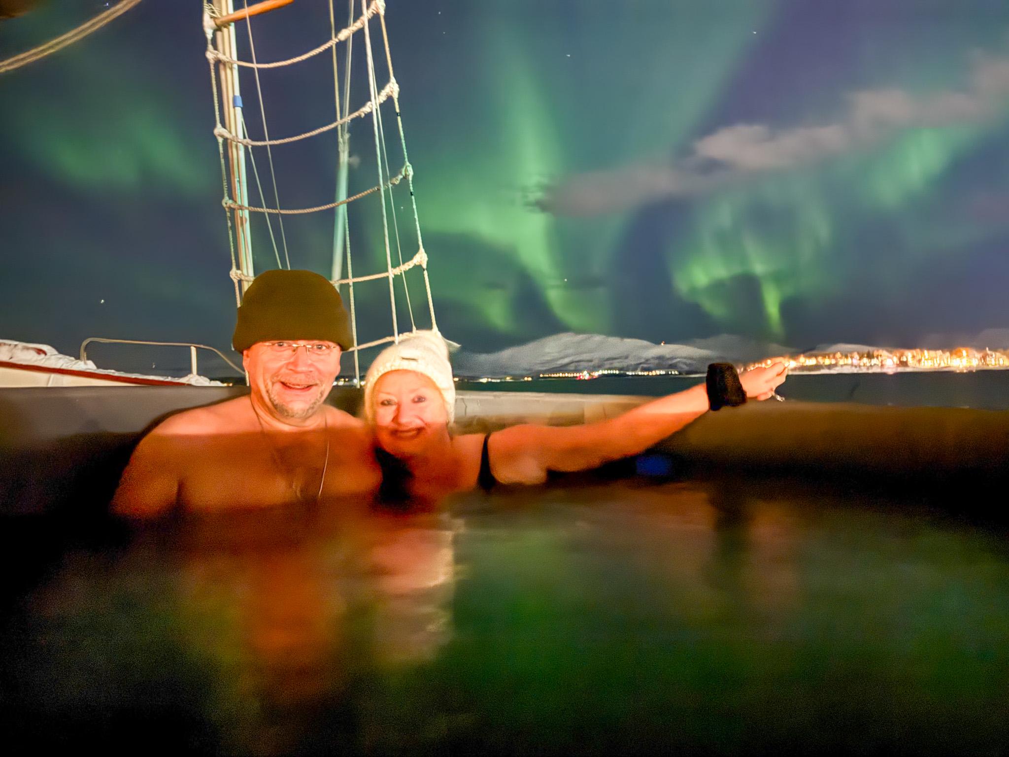 Tromso: Northern Lights Yacht Cruise with Hot Tub & Dinner