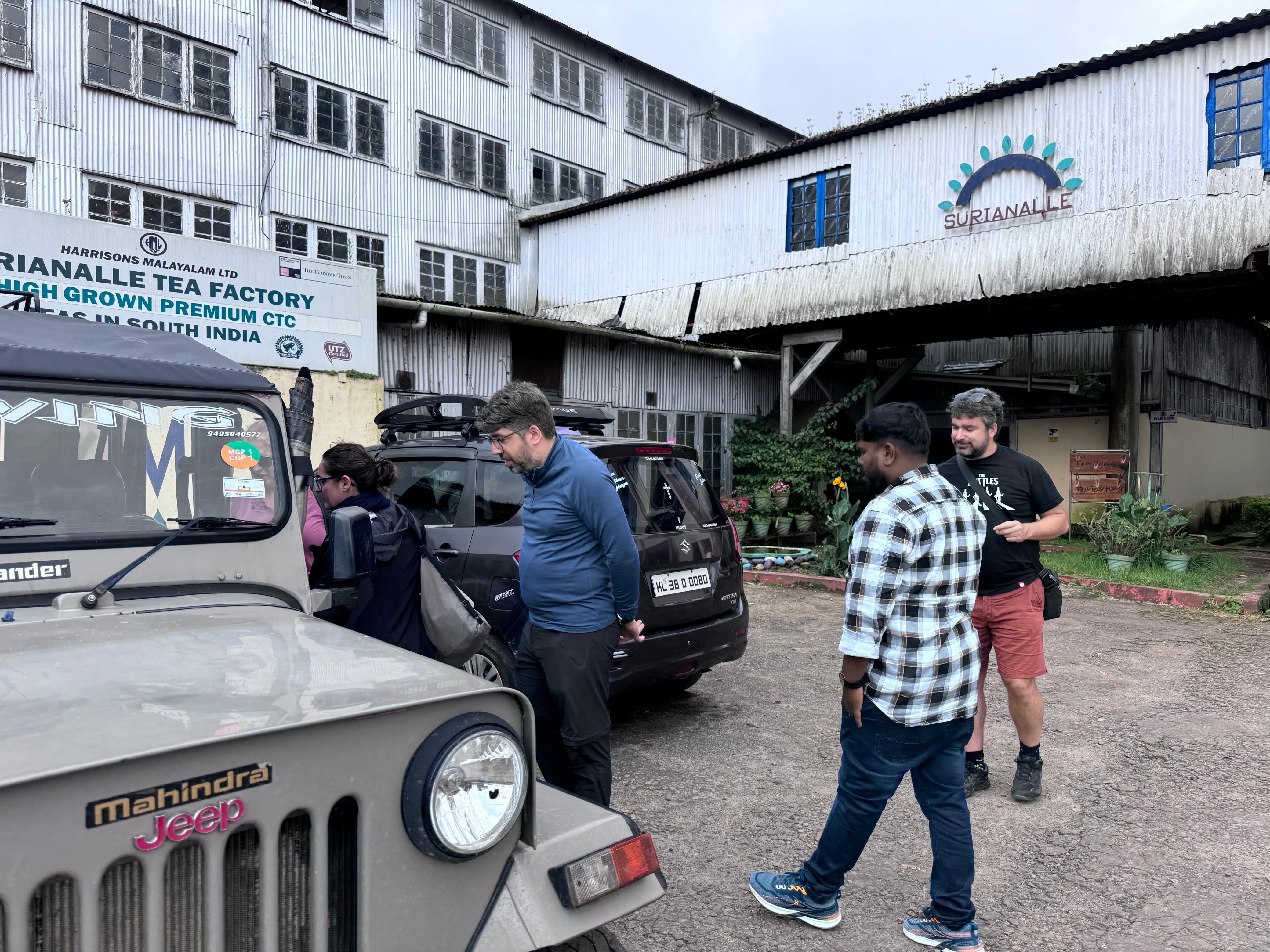 Munnar: Kolukkumalai High-Altitude Tea Estate Jeep Adventure