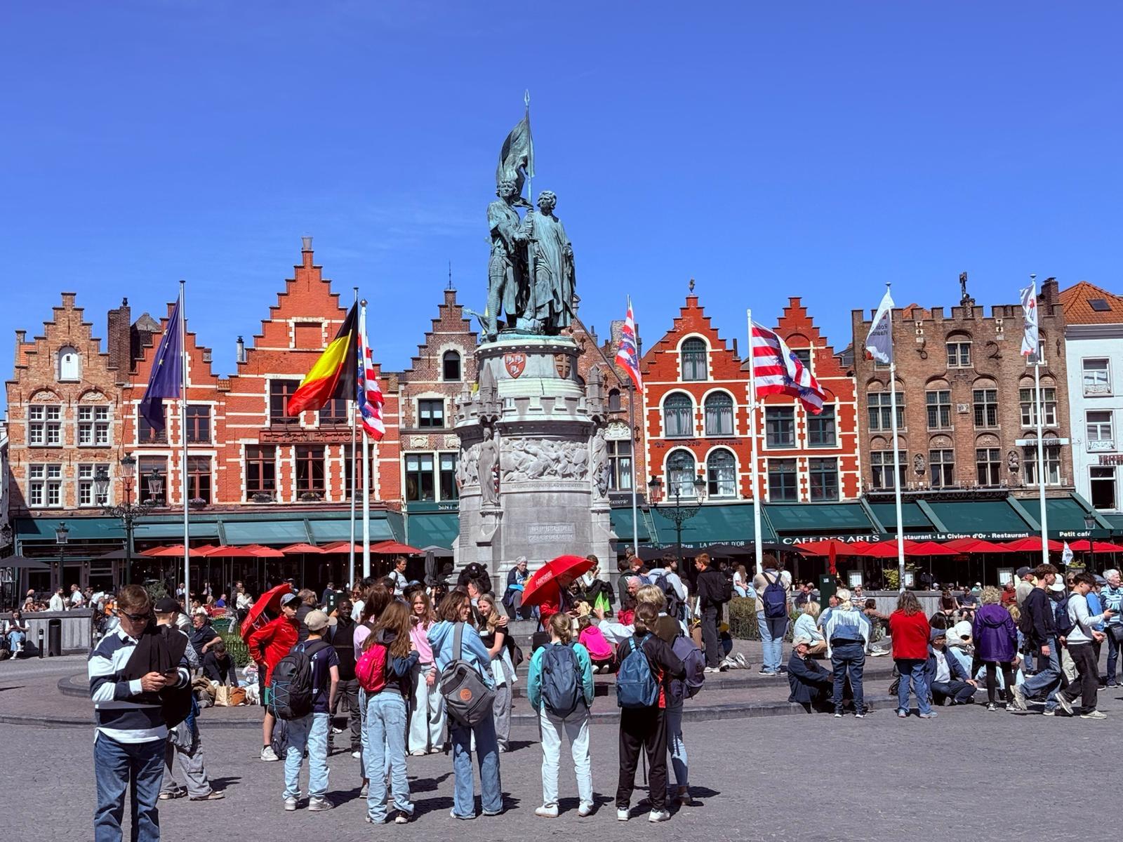 Bruges Day Trip from Paris with Guided Tour