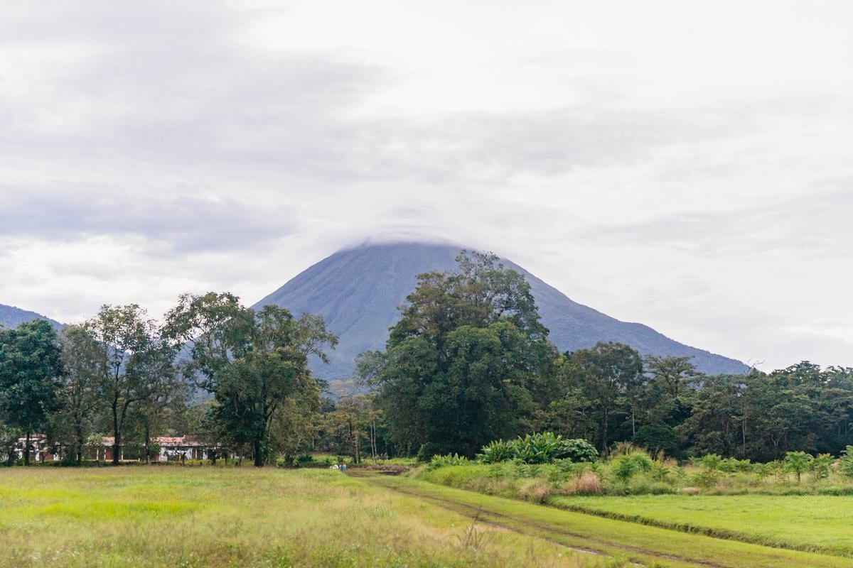 La Fortuna: Waterfall, Volcano & Hot Springs Full-Day Tour