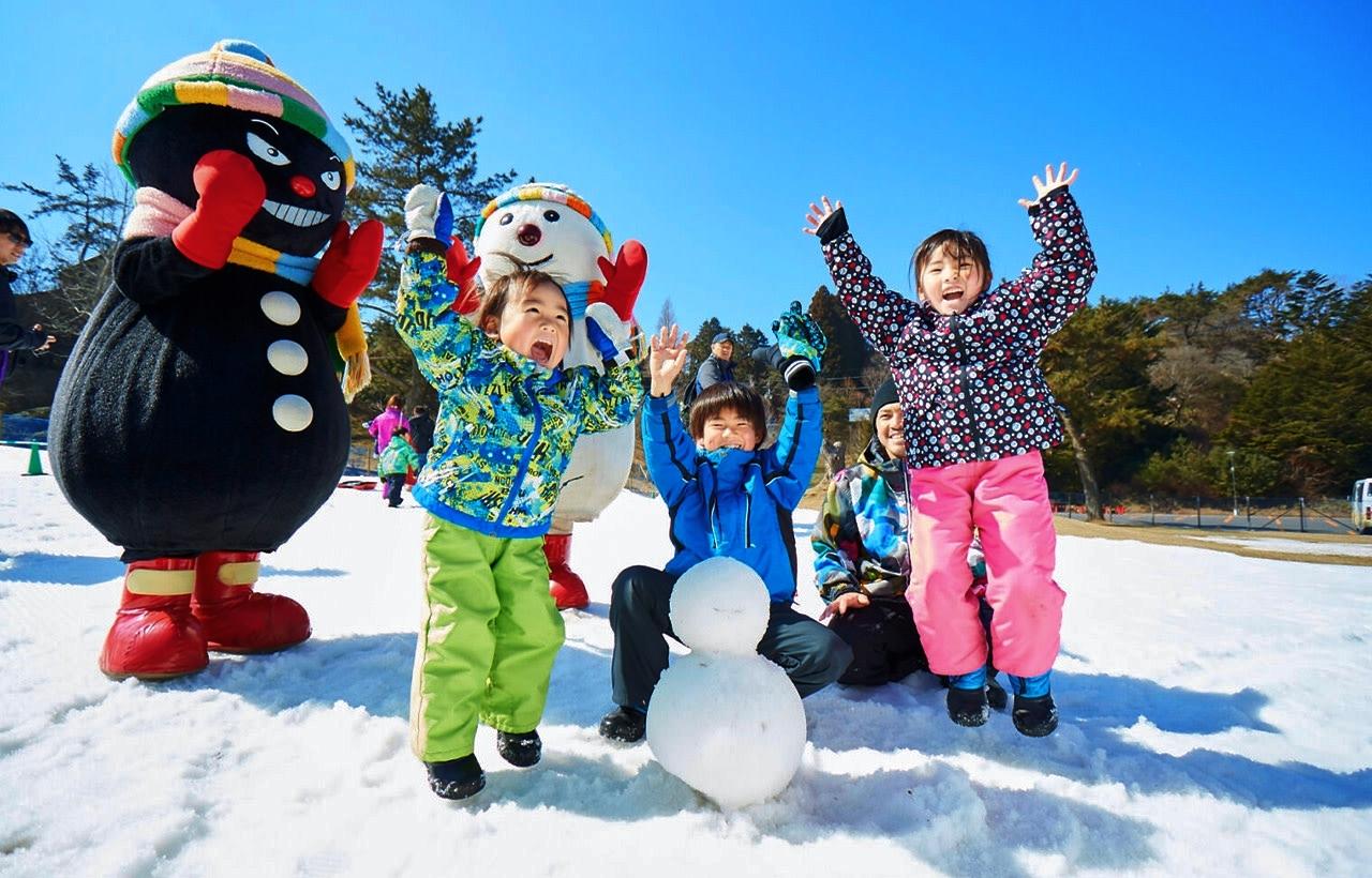Mt. Rokko Snow Play & Fortune Temple Day Trip