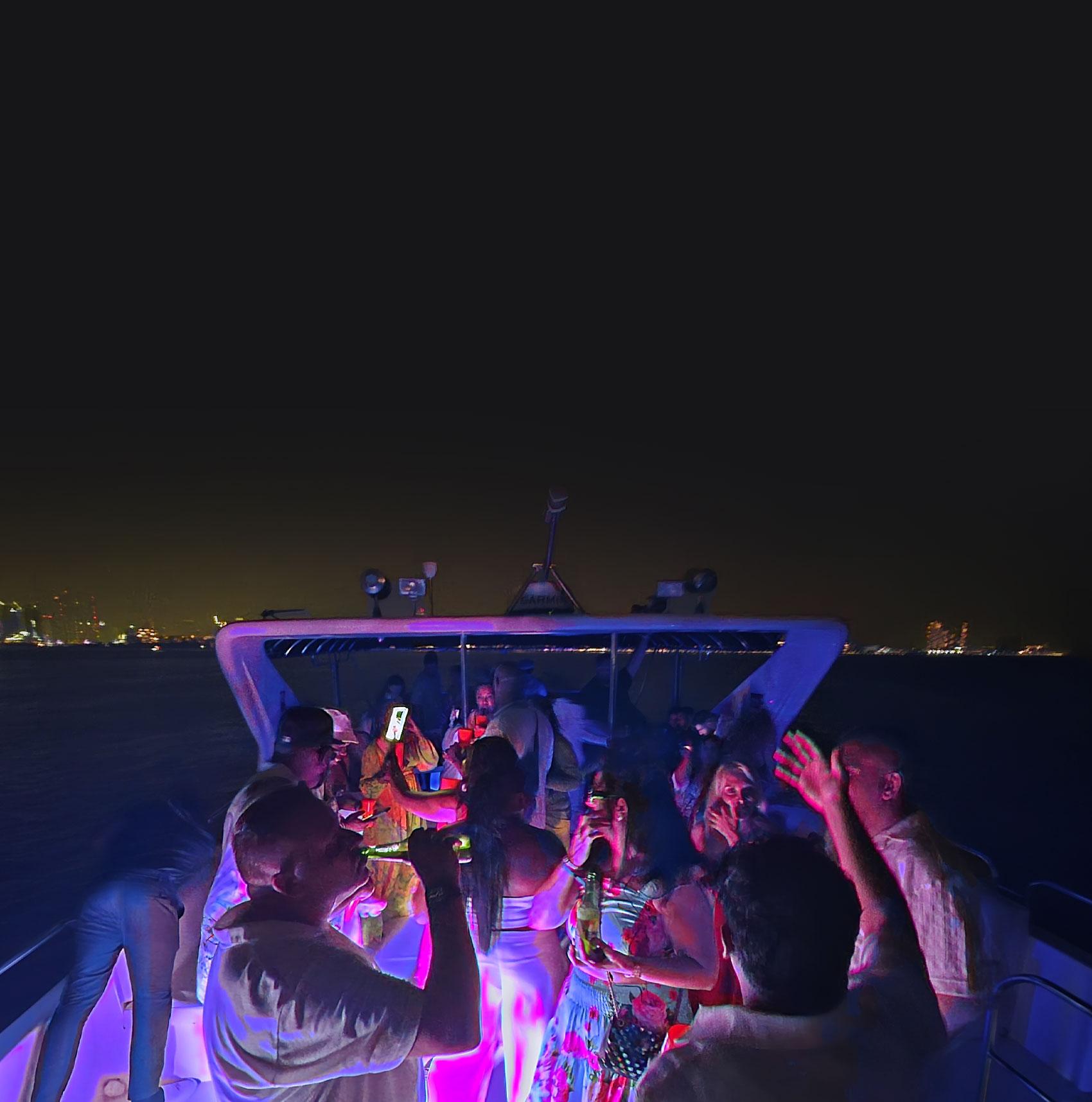 Dubai Marina Luxury Yacht Party – BBQ, Open Bar & Live DJ