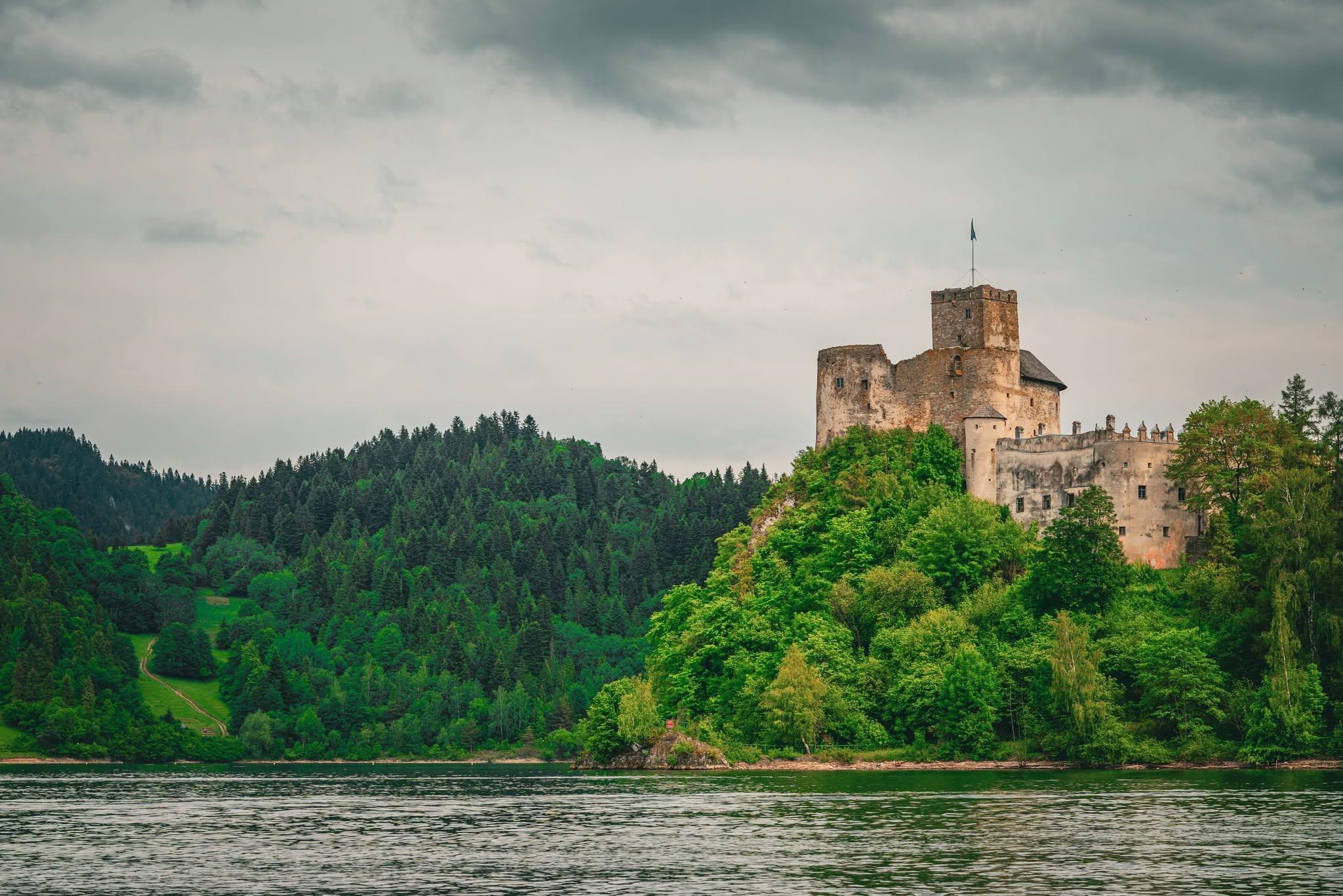 Pieniny Mountains Day Trip with Castle & Highland Tasting
