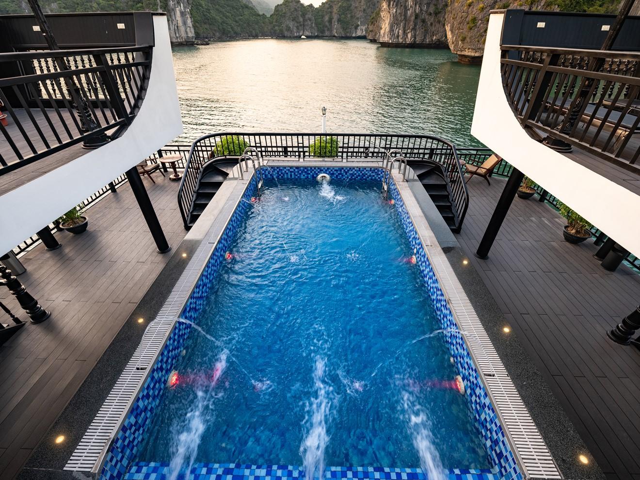 Ha Long & Lan Ha Bay 2-Day 5-Star Cruise with Free Transfer