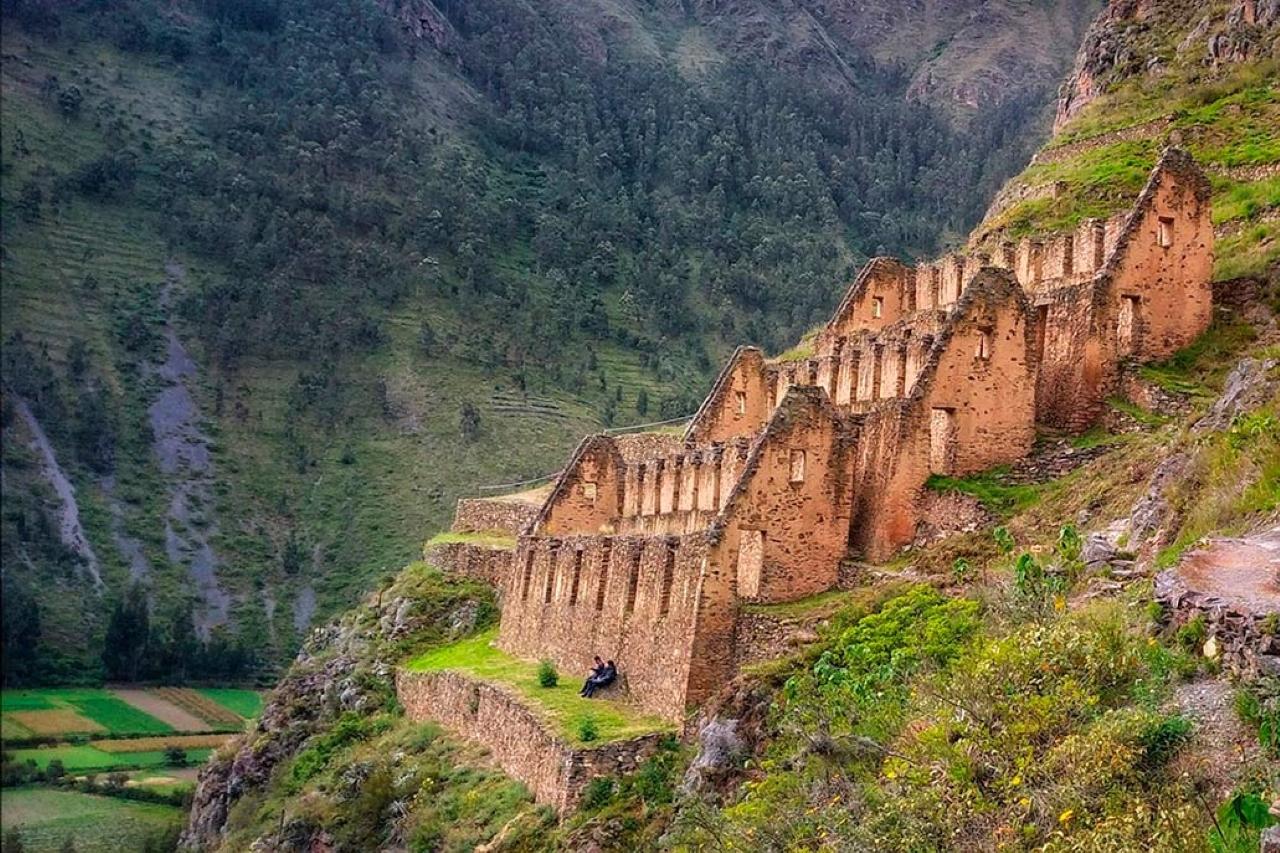 Sacred Valley Full-Day Tour: Inca Ruins, Salt Mines & Local Markets