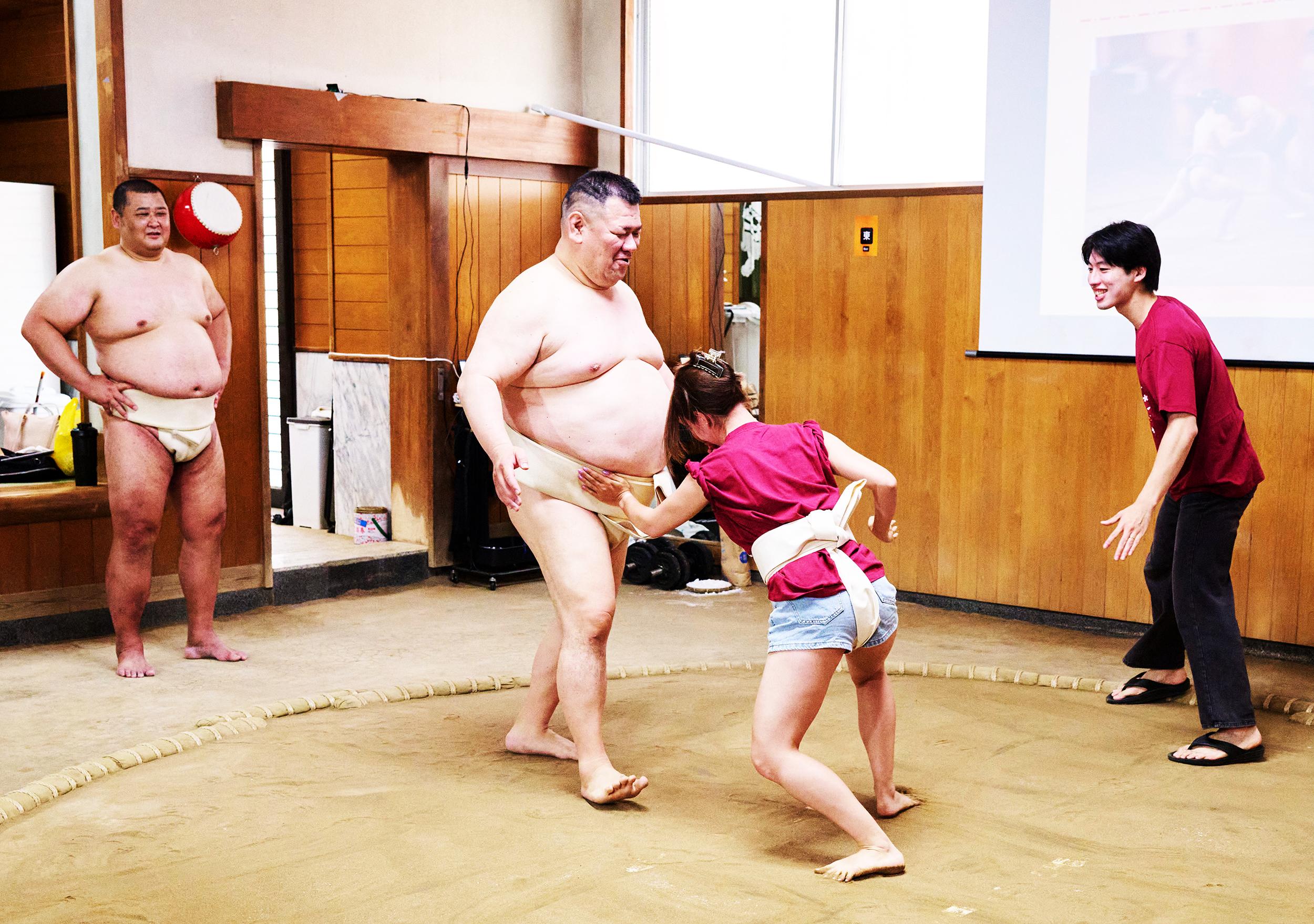 Osaka Sumo Show: Live Match, Rituals & Audience Challenge
