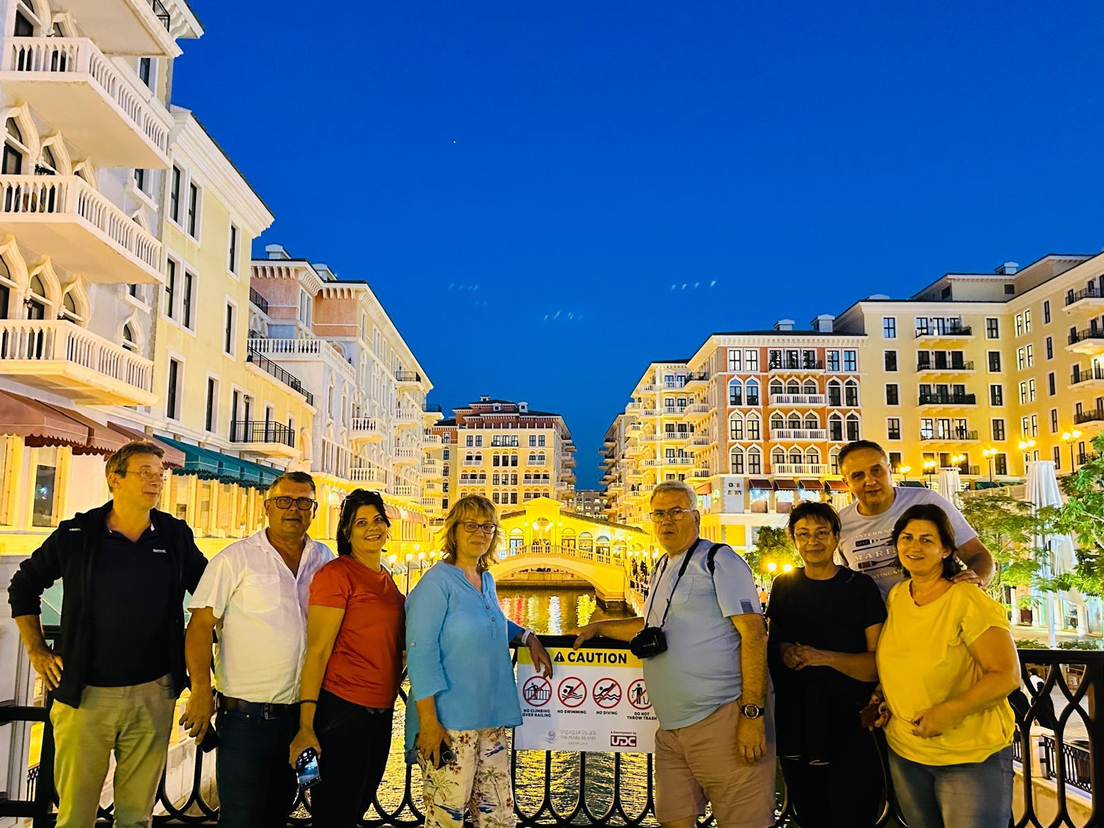 Doha Private Night Tour with Traditional Dhow Cruise