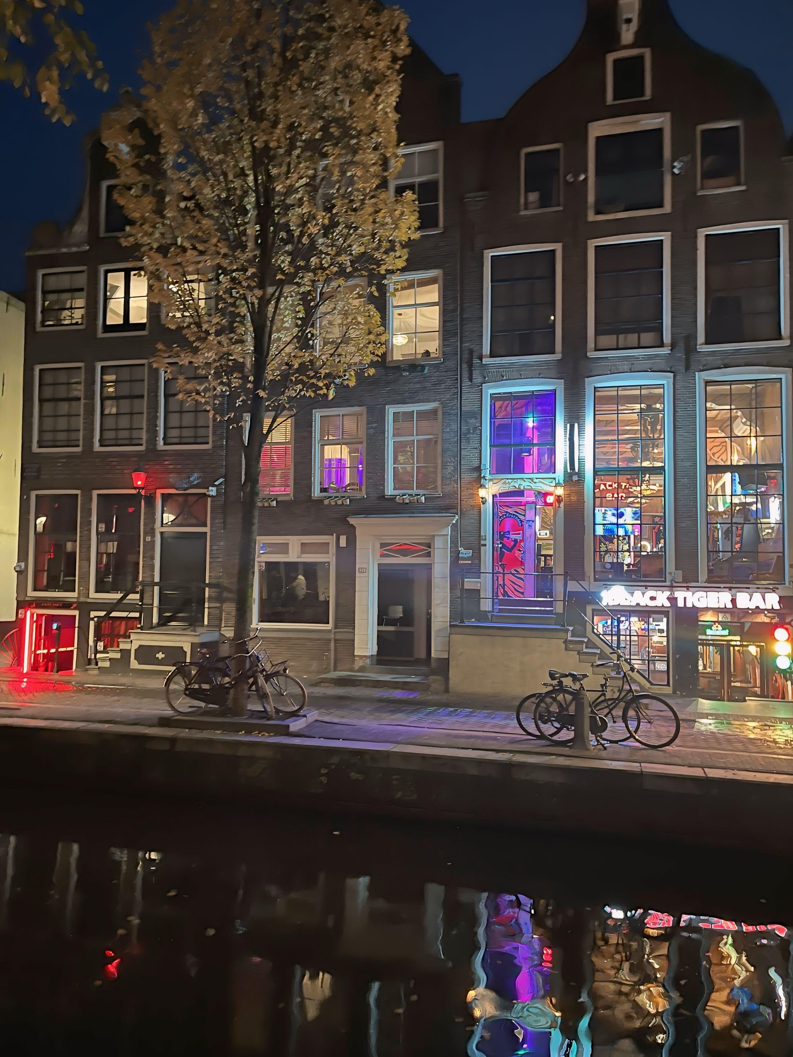 Red Light District Walking Tour with Bar & Coffee Shop Visit