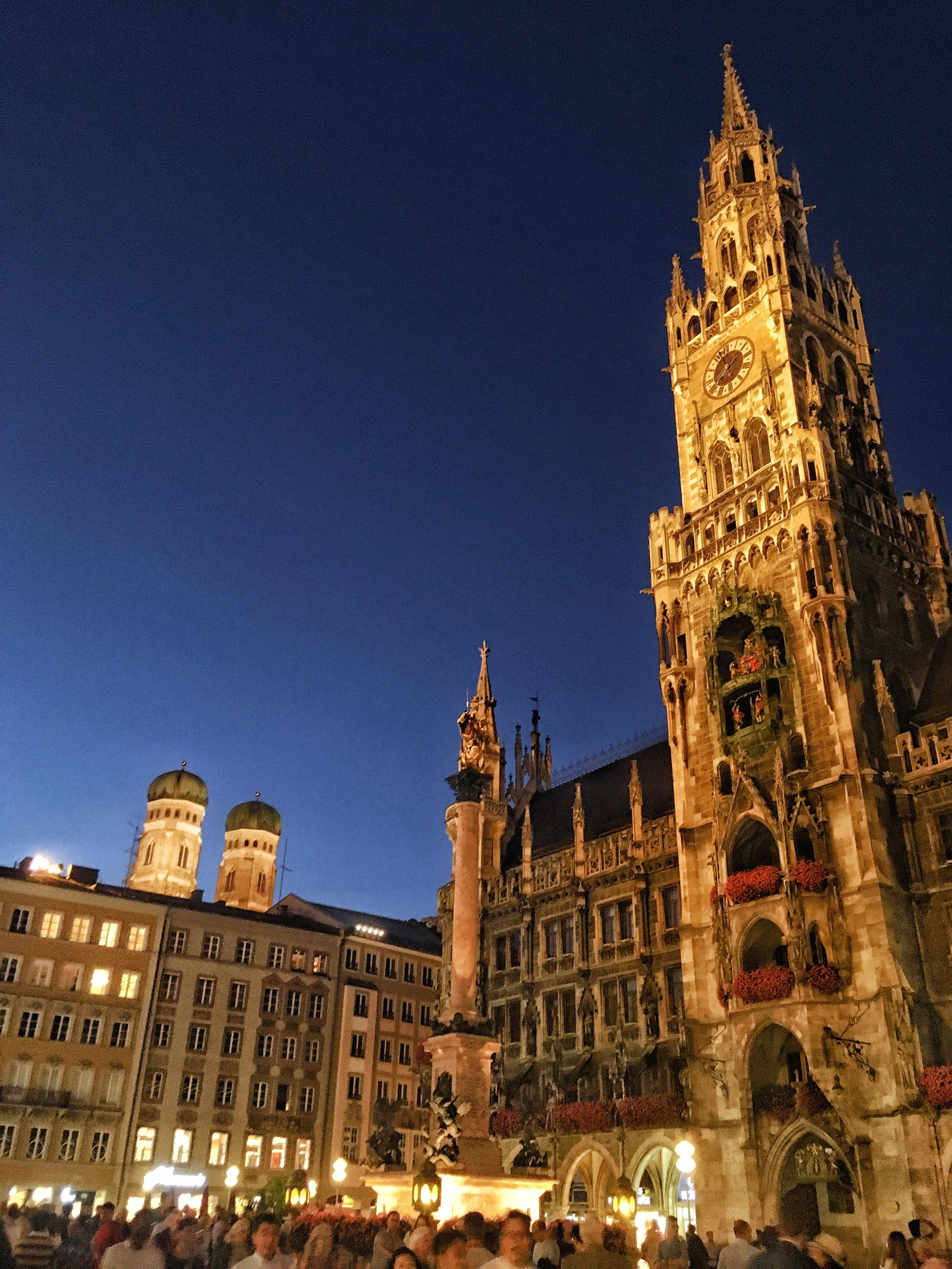 Munich Evening Ghost Walk with Spirits