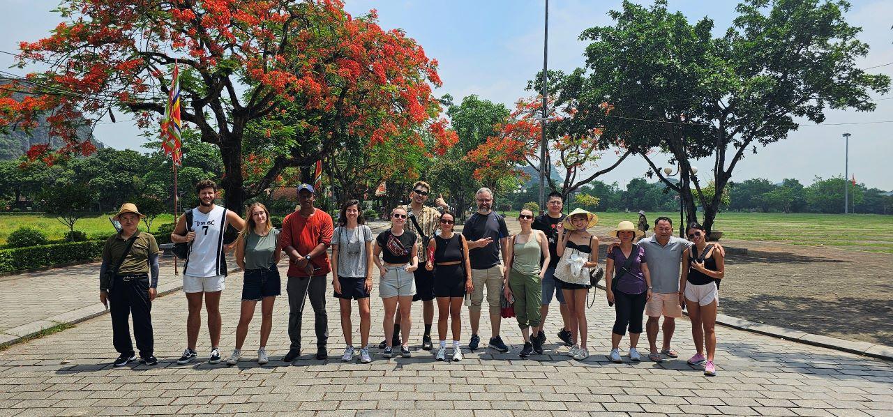 Hanoi to Ninh Binh: Hoa Lu, Trang An & Mua Cave Day Tour