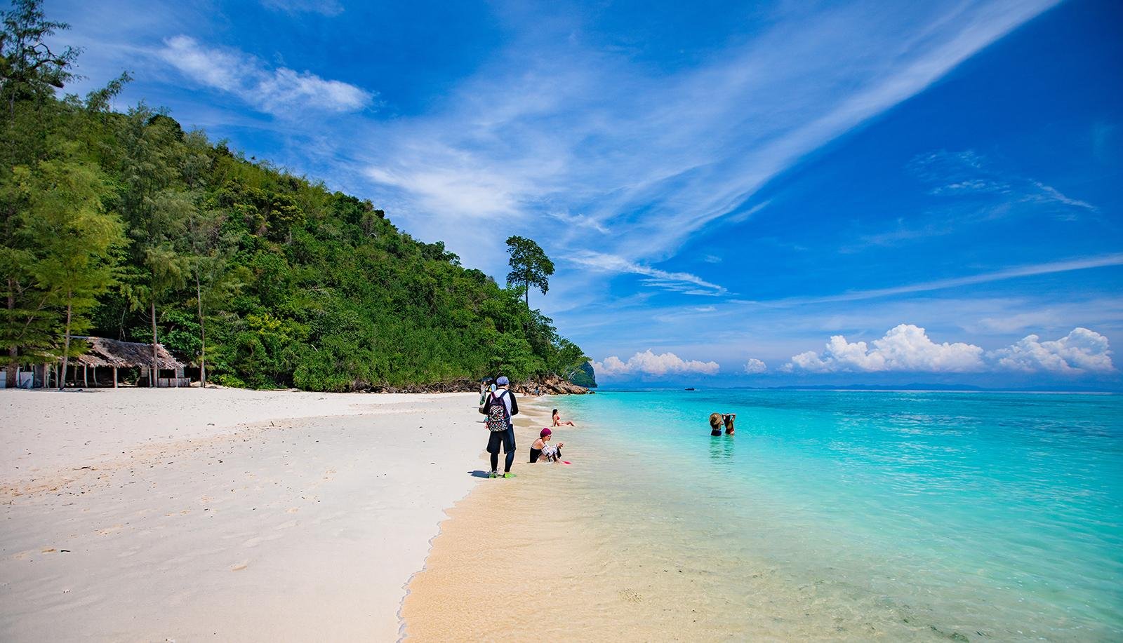 Private Longtail Boat Expedition: Phi Phi & Bamboo Islands