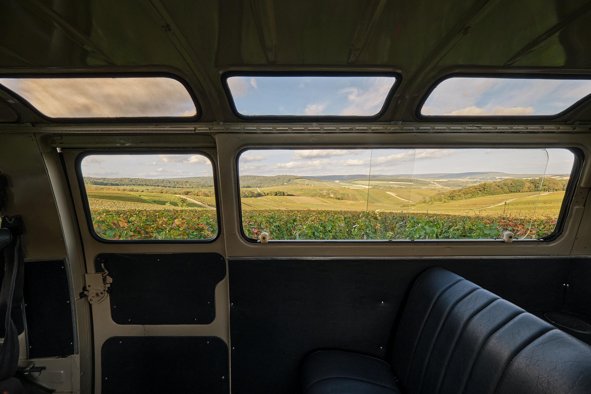 From Epernay : Champagne tasting with a vintage car