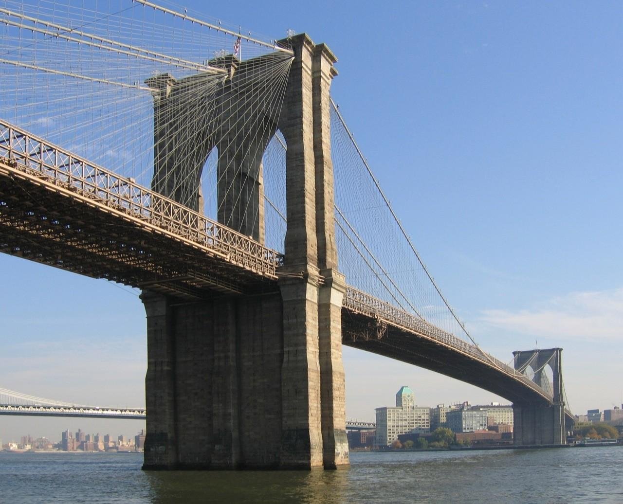 Brooklyn Bridge & DUMBO Small-Group Walking Tour