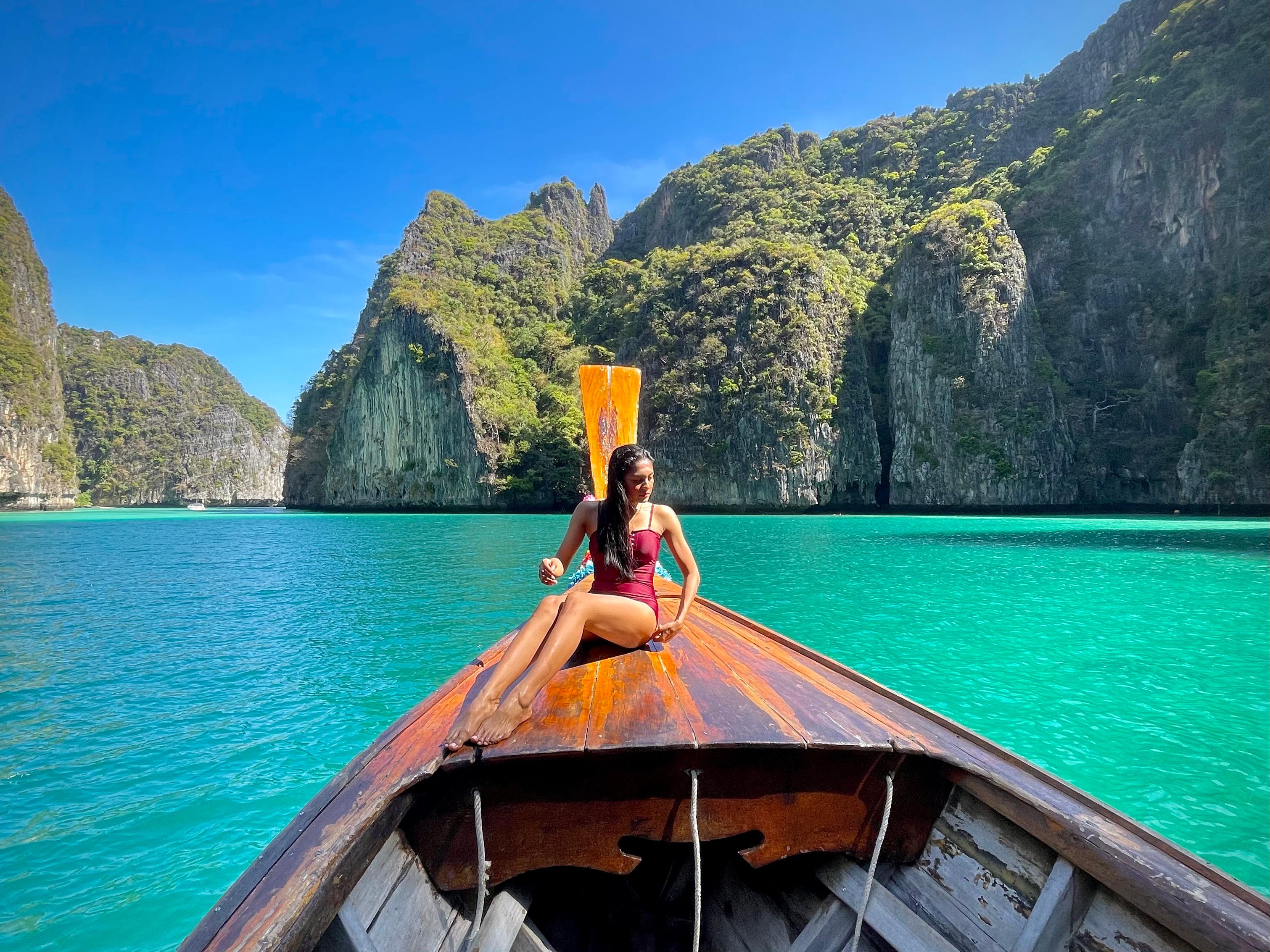 Phi Phi 7-Island Longtail Boat Tour with Snorkeling & Sunset