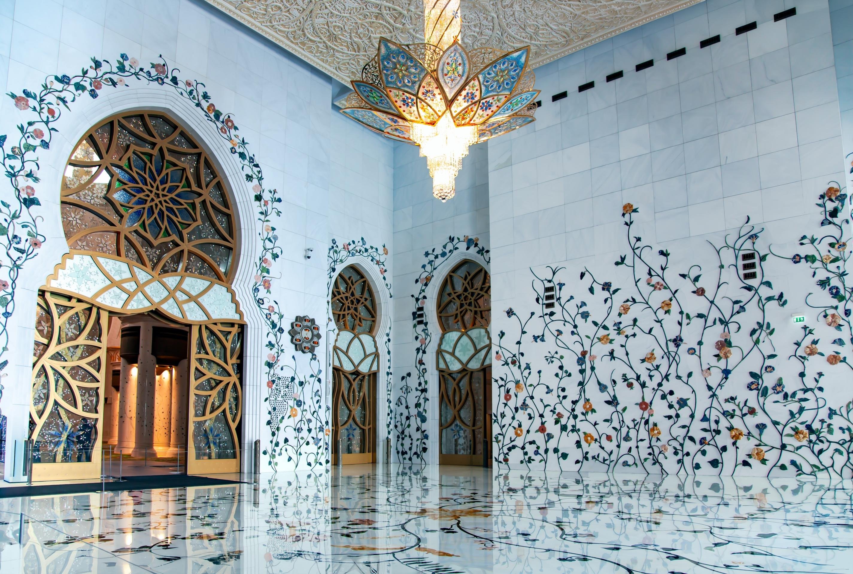 Dubai to Abu Dhabi Private Day Tour: Grand Mosque, Royal Palace & City Icons