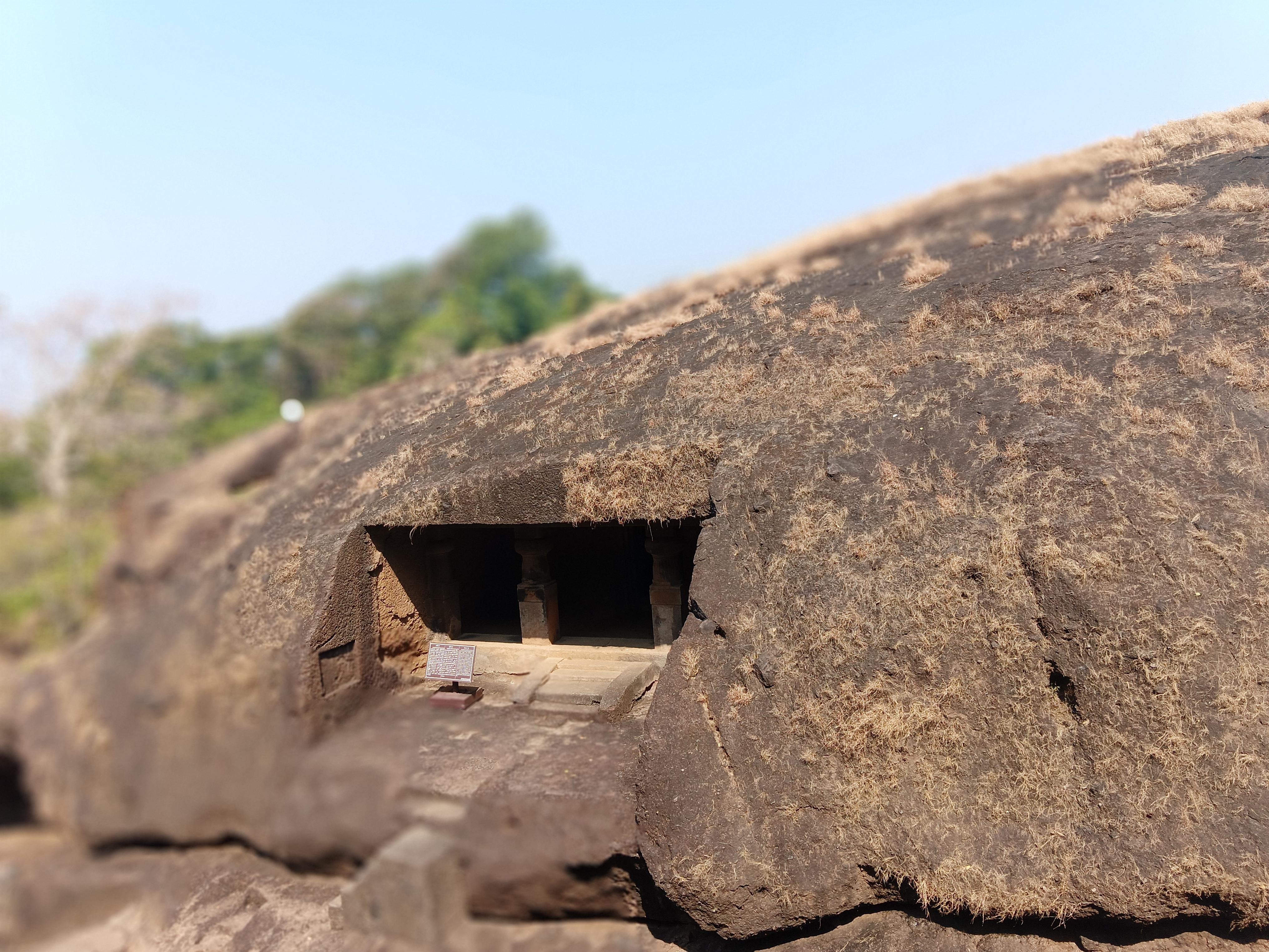 Mumbai: Kanheri Caves & Global Vipassana Pagoda Tour