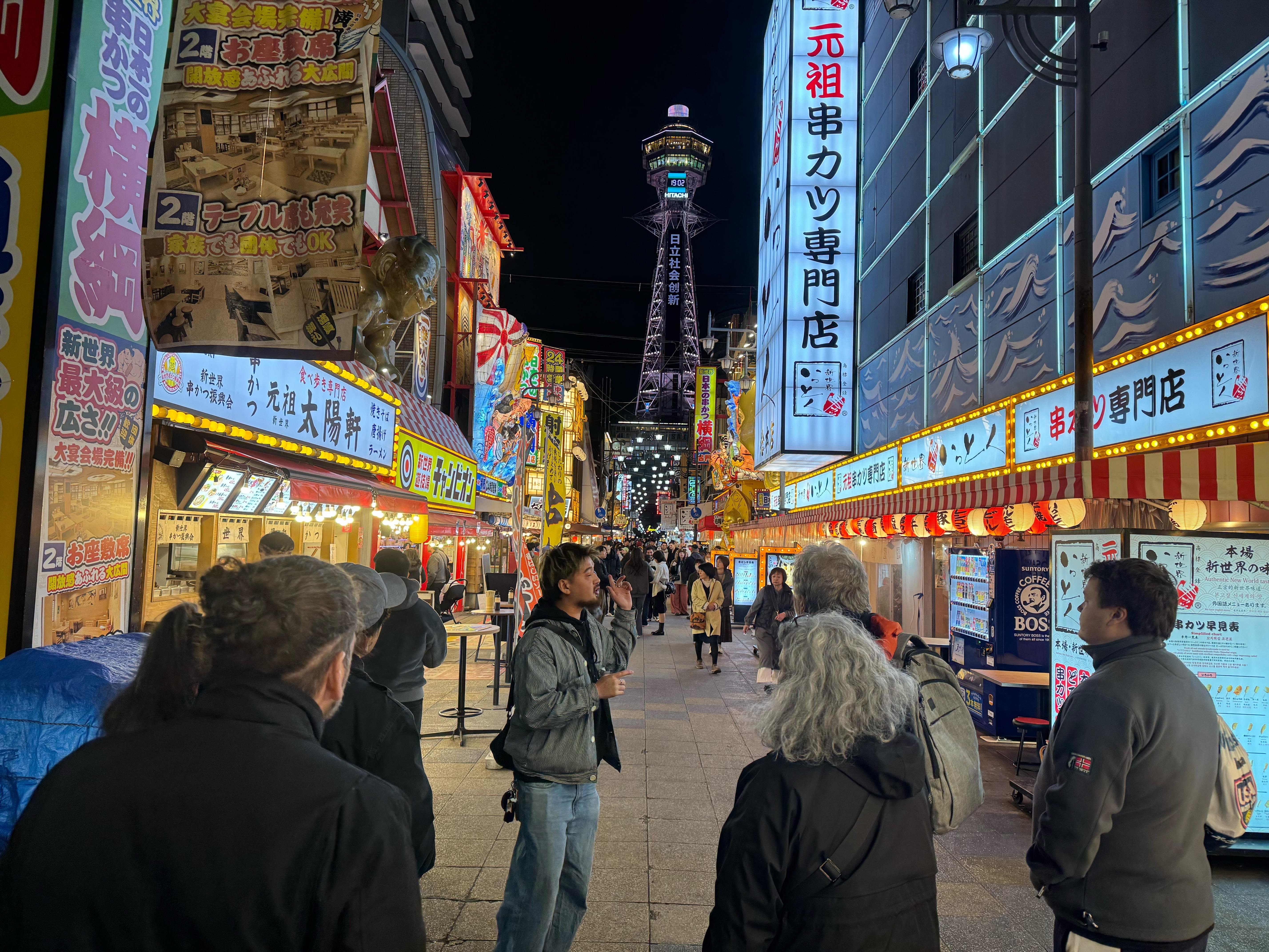 Osaka food tour — Dotonbori neon, Shinsekai kushikatsu streets and Kuromon Ichiba market — image 12