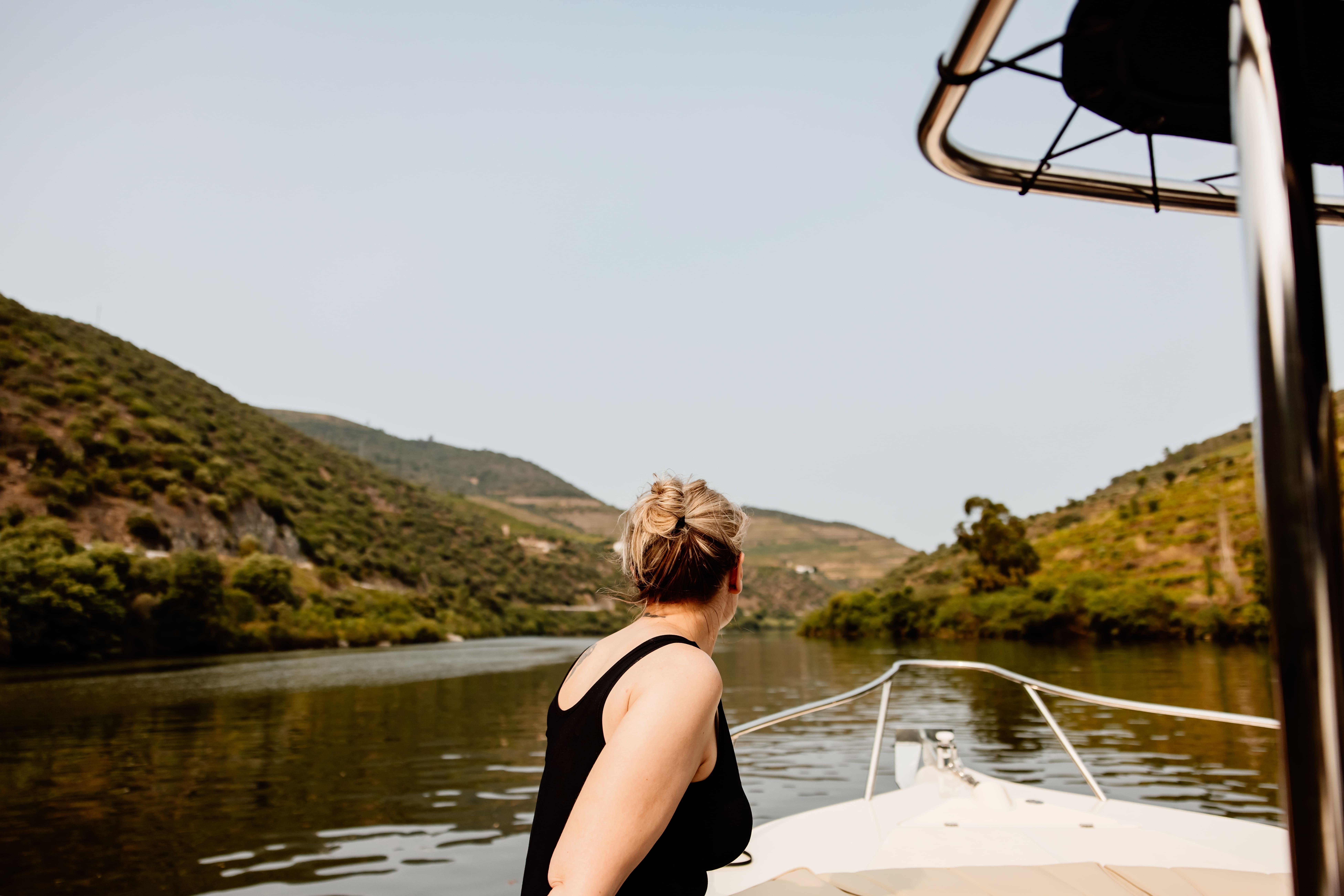 Pinhão Sunset Cruise with Sparkling Wine – Douro Valley